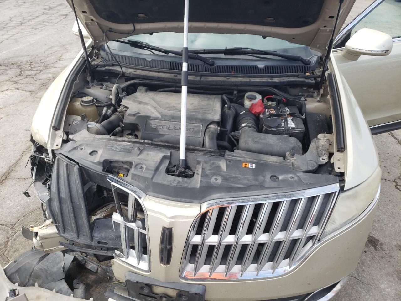 2011 Lincoln Mkt Gold vin: 2LMHJ5AT6BBJ52405