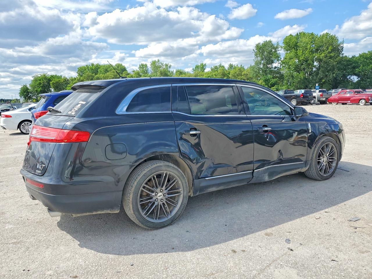2013 Lincoln Mkt Black vin: 2LMHJ5AT6DBL56382