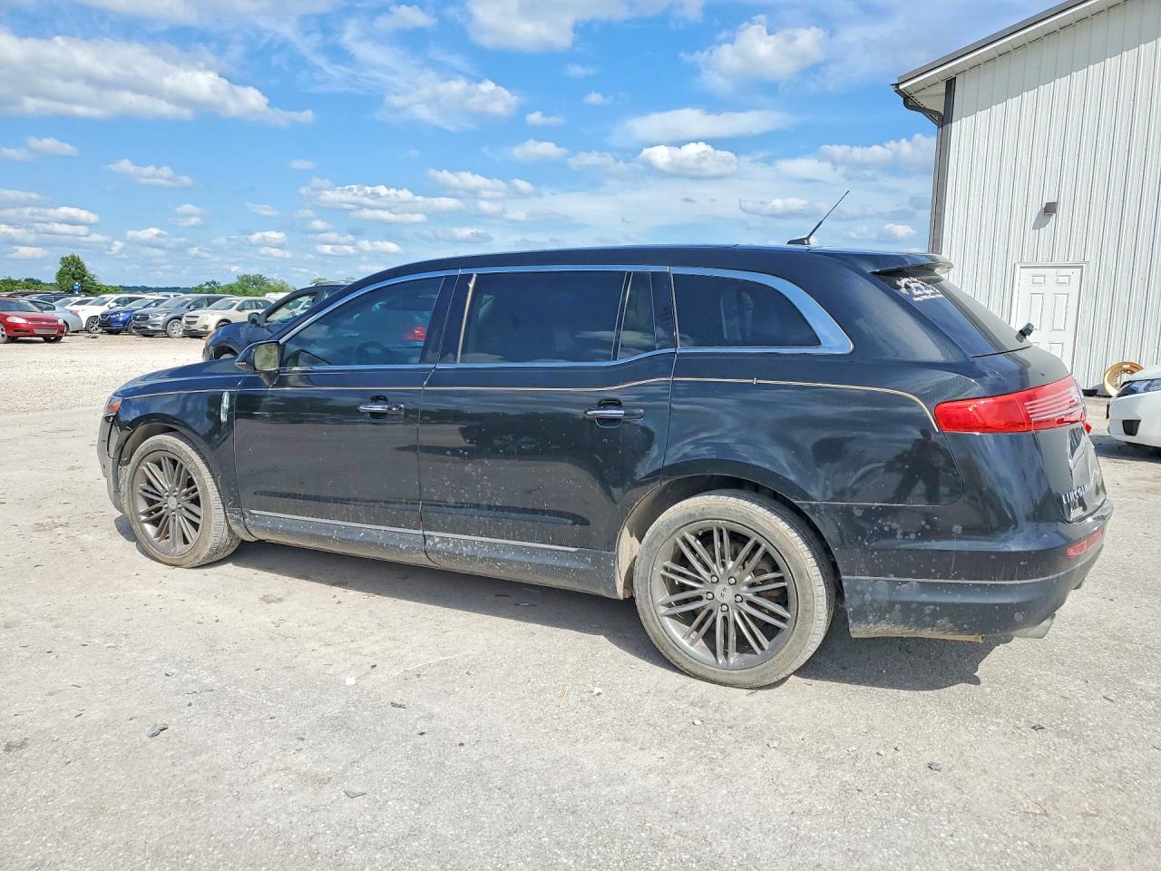 2013 Lincoln Mkt Black vin: 2LMHJ5AT6DBL56382