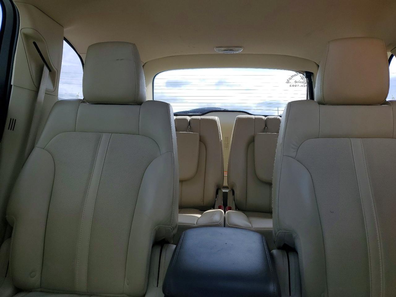 2013 Lincoln Mkt Black vin: 2LMHJ5AT6DBL56382