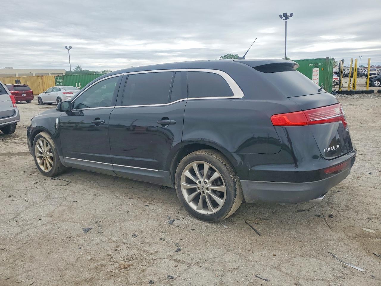 2010 Lincoln Mkt Black vin: 2LMHJ5AT7ABJ08718