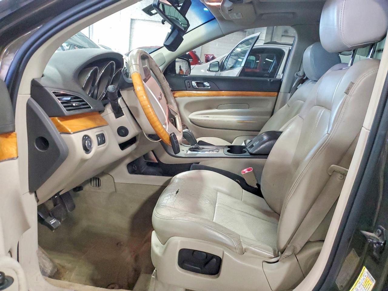 2011 Lincoln Mkt Black vin: 2LMHJ5AT7BBJ54776
