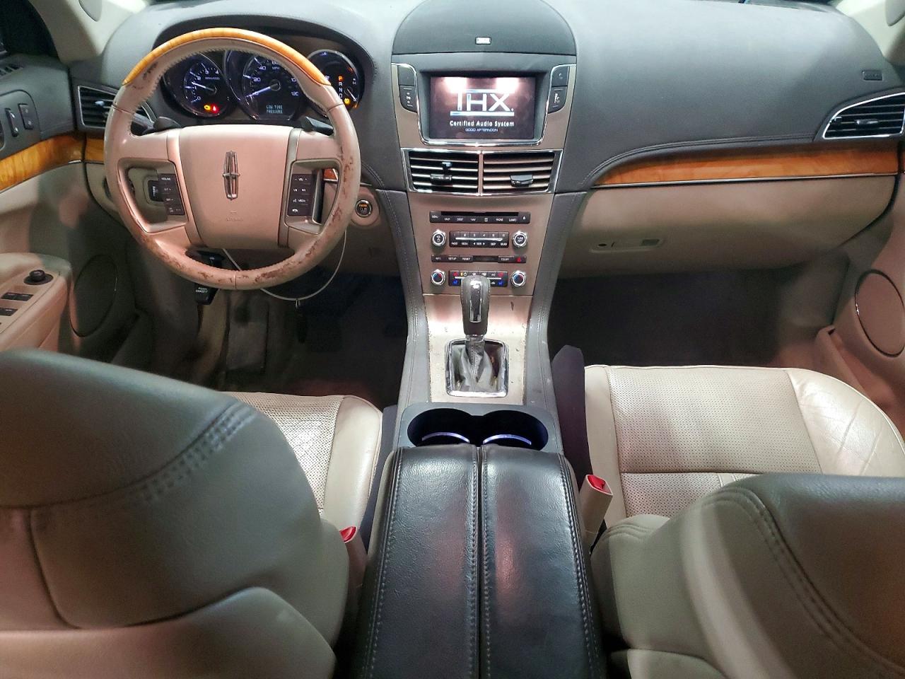 2011 Lincoln Mkt Black vin: 2LMHJ5AT7BBJ54776