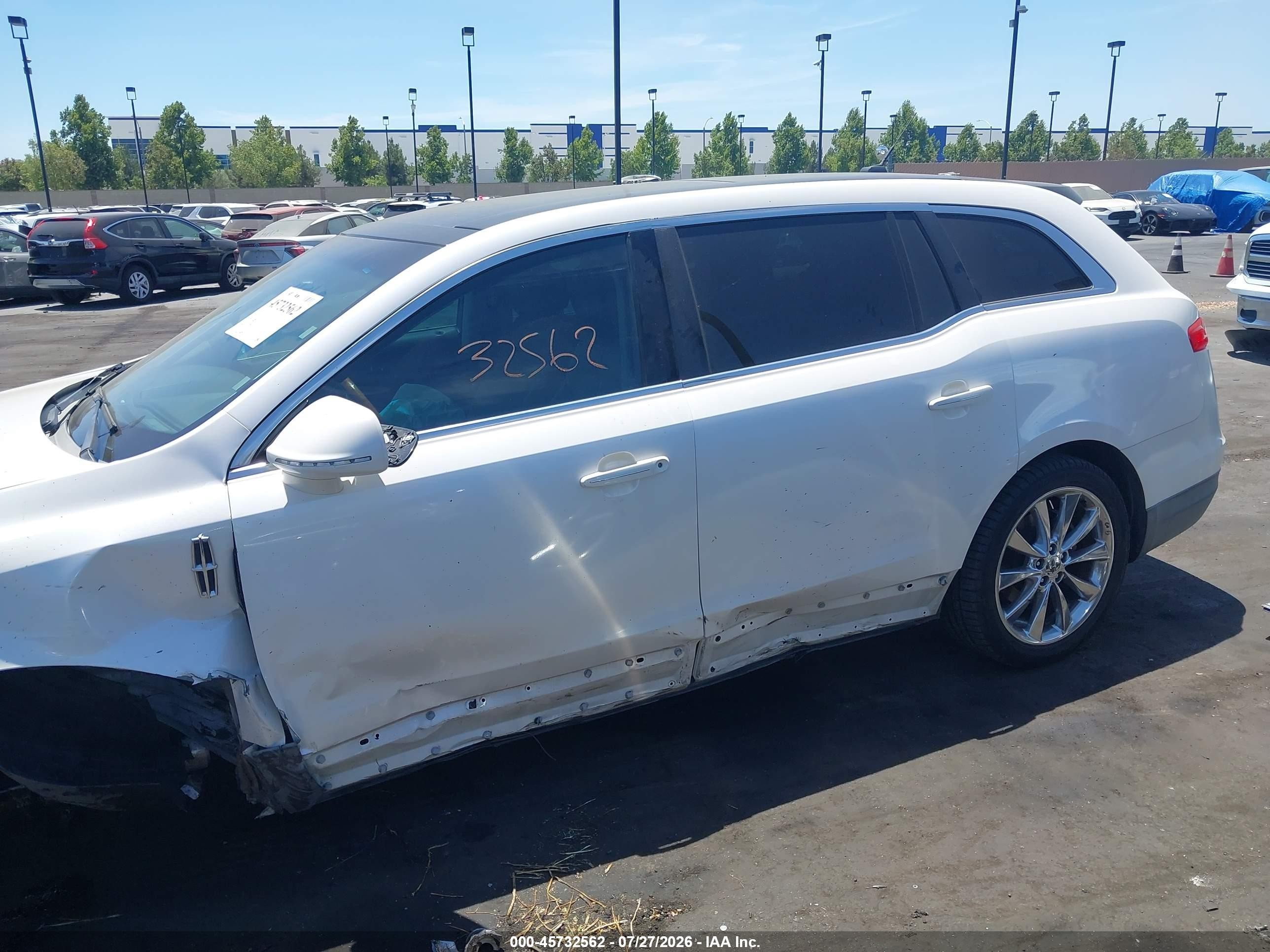 2012 Lincoln Mkt Ecoboost White vin: 2LMHJ5AT7CBL51352