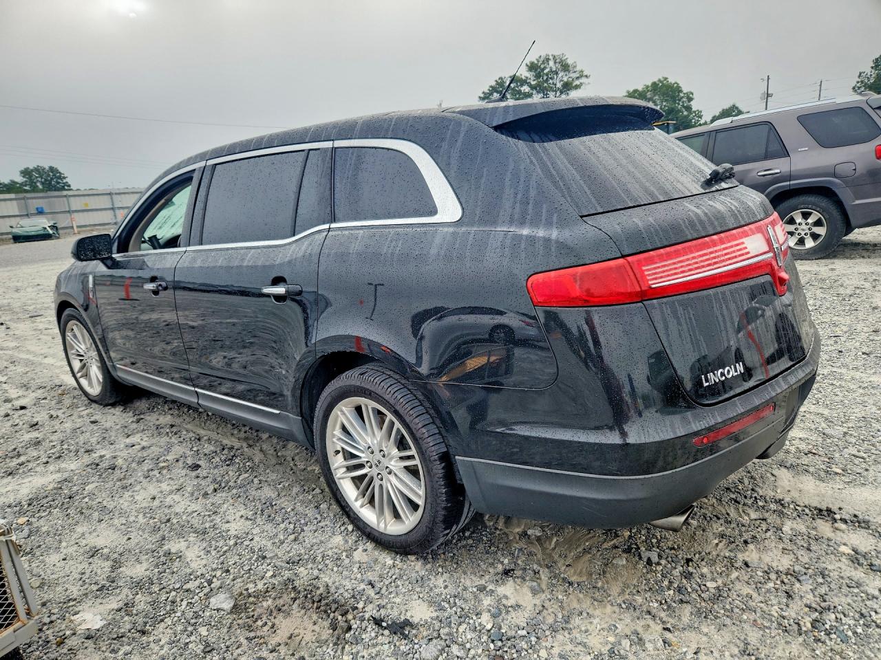2013 Lincoln Mkt Black vin: 2LMHJ5AT7DBL56374
