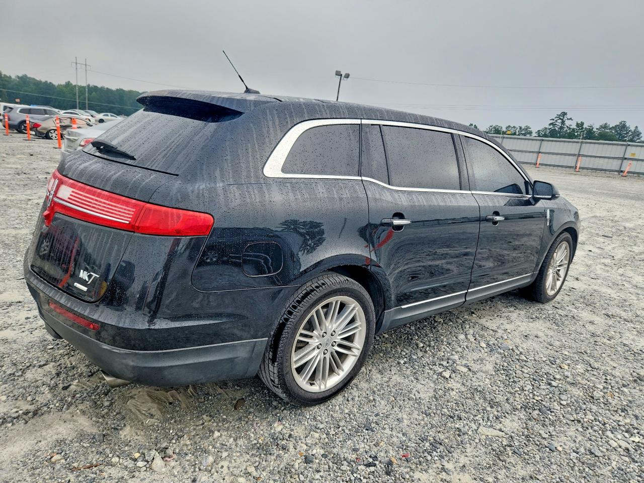 2013 Lincoln Mkt Black vin: 2LMHJ5AT7DBL56374
