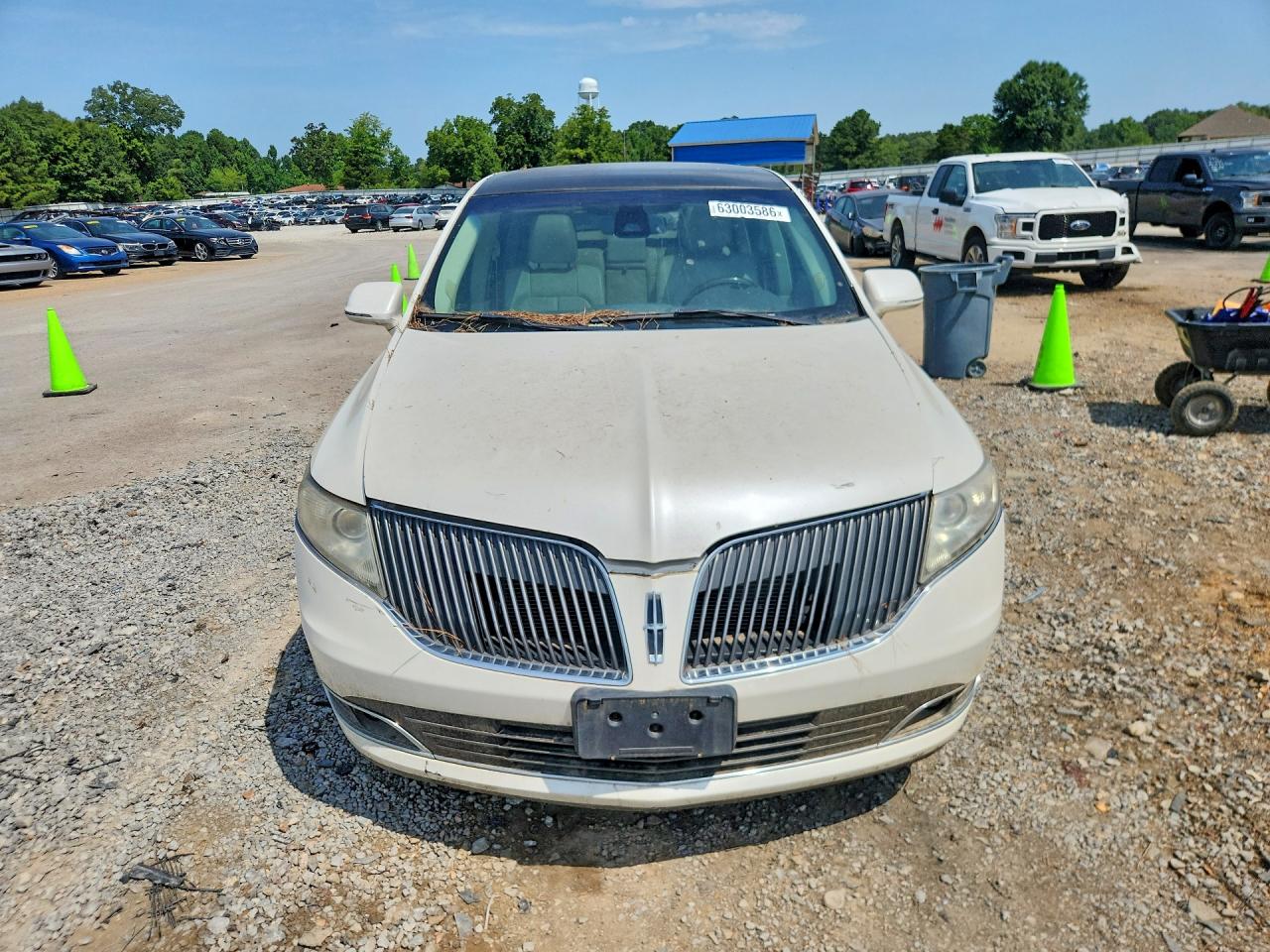2014 Lincoln Mkt White vin: 2LMHJ5AT7EBL55467