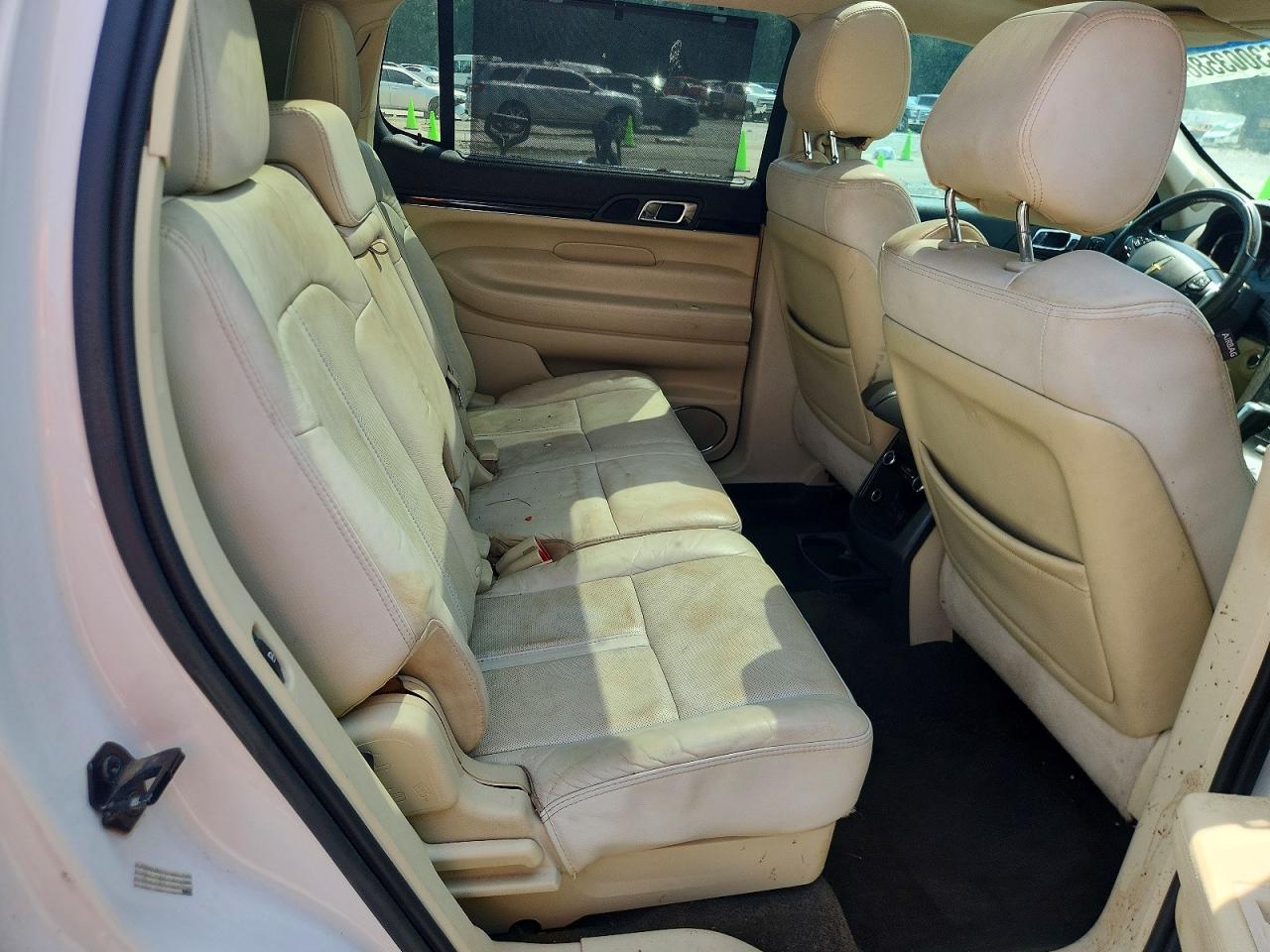 2014 Lincoln Mkt White vin: 2LMHJ5AT7EBL55467