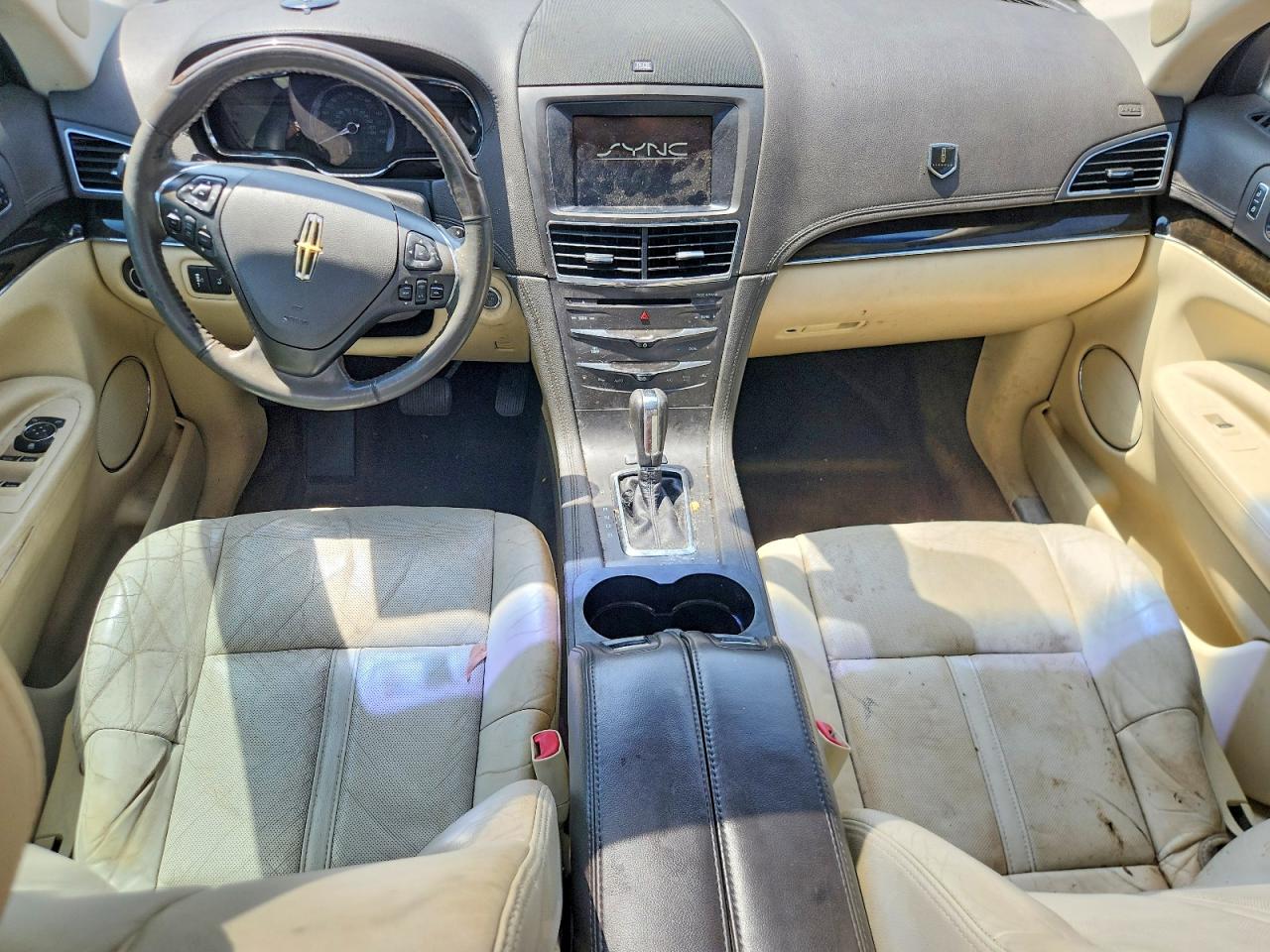 2014 Lincoln Mkt White vin: 2LMHJ5AT7EBL55467