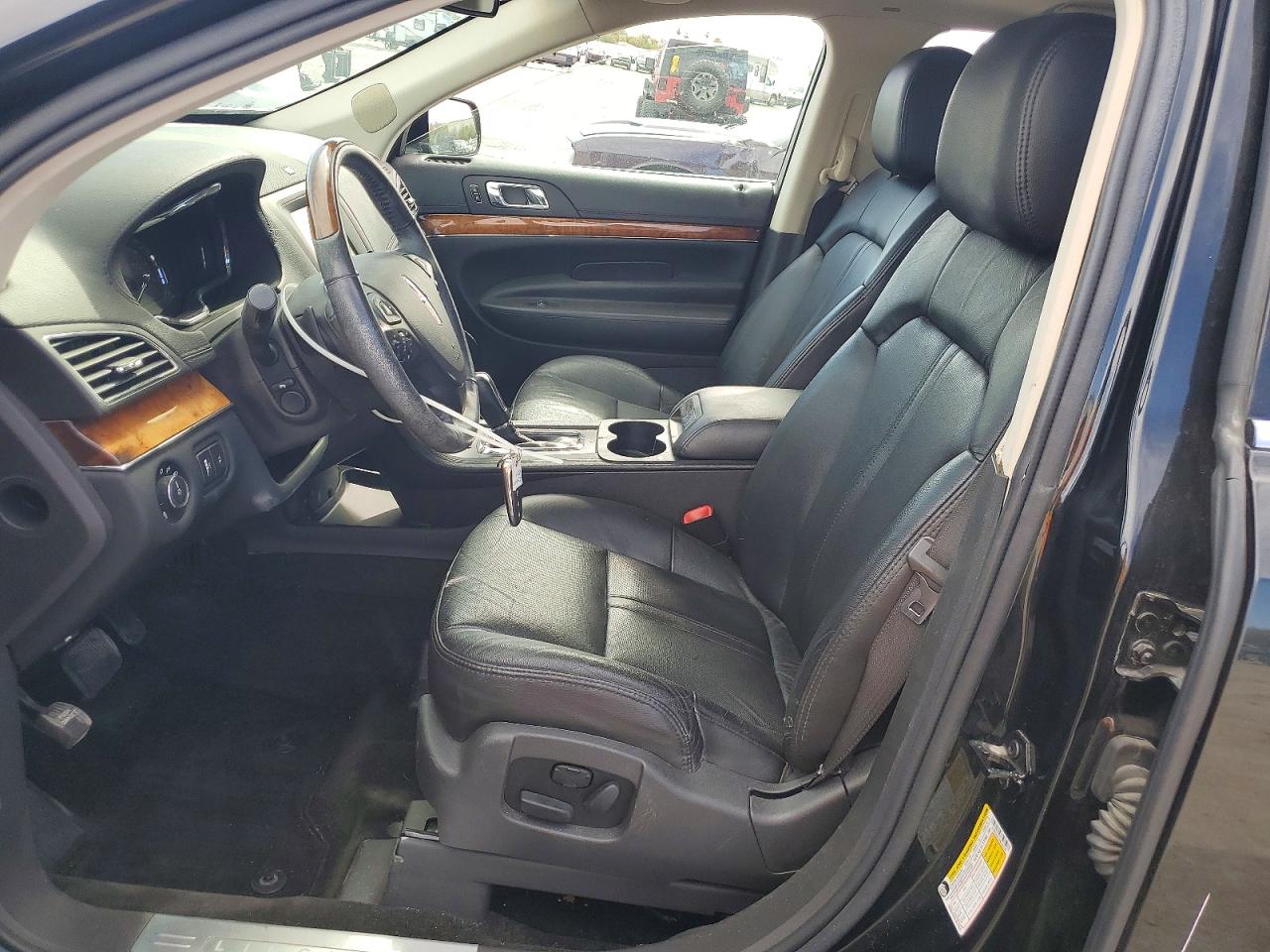 2015 Lincoln Mkt Black vin: 2LMHJ5AT7FBL03192