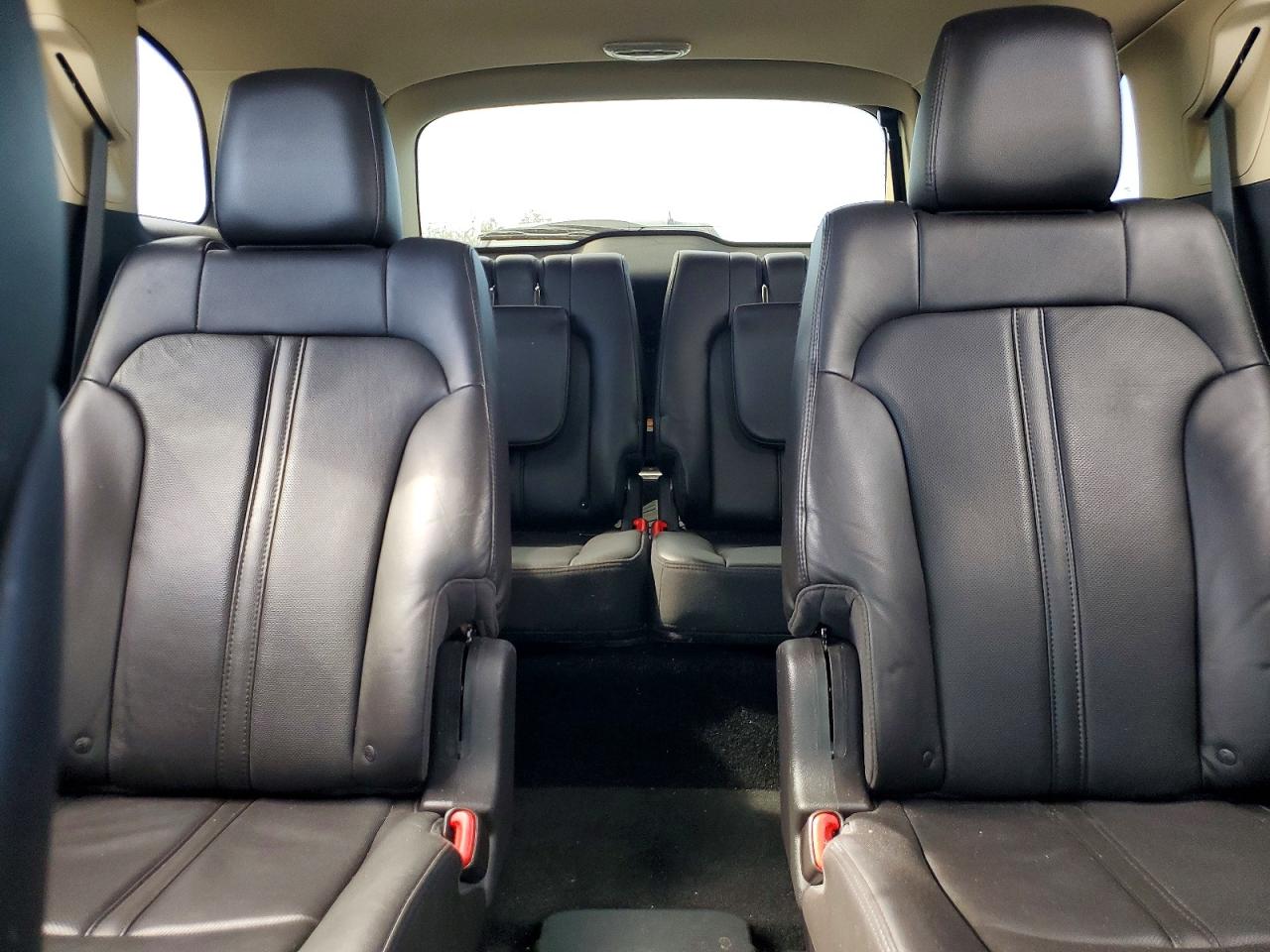 2015 Lincoln Mkt Black vin: 2LMHJ5AT7FBL03192