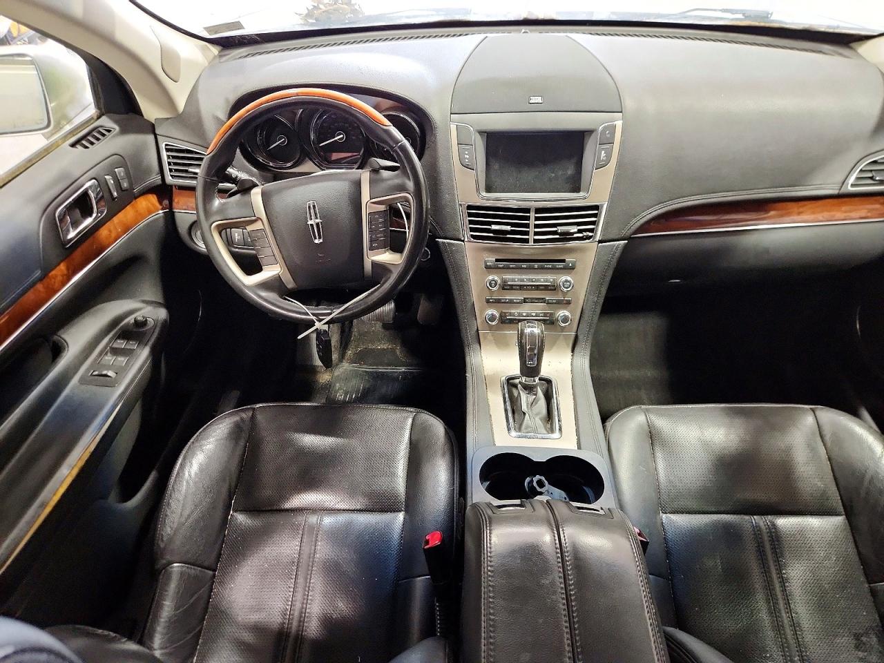 2011 Lincoln Mkt Silver vin: 2LMHJ5AT8BBJ54382