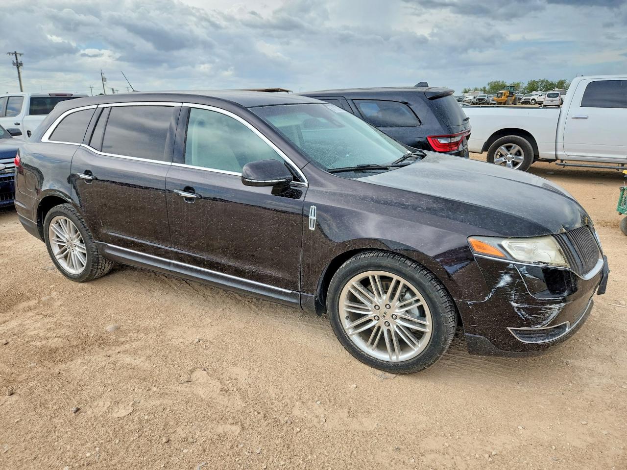 2013 Lincoln Mkt Brown vin: 2LMHJ5AT8DBL58926