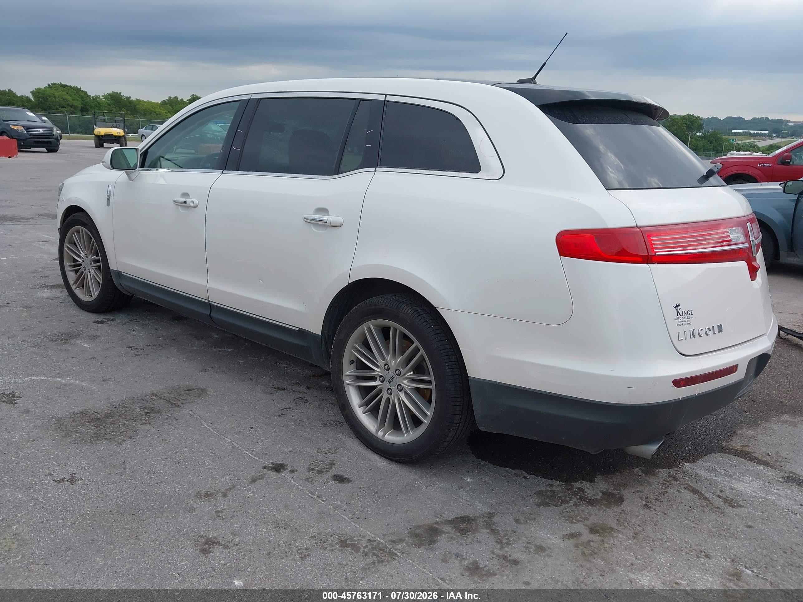 2015 Lincoln Mkt Ecoboost White vin: 2LMHJ5AT8FBL02052