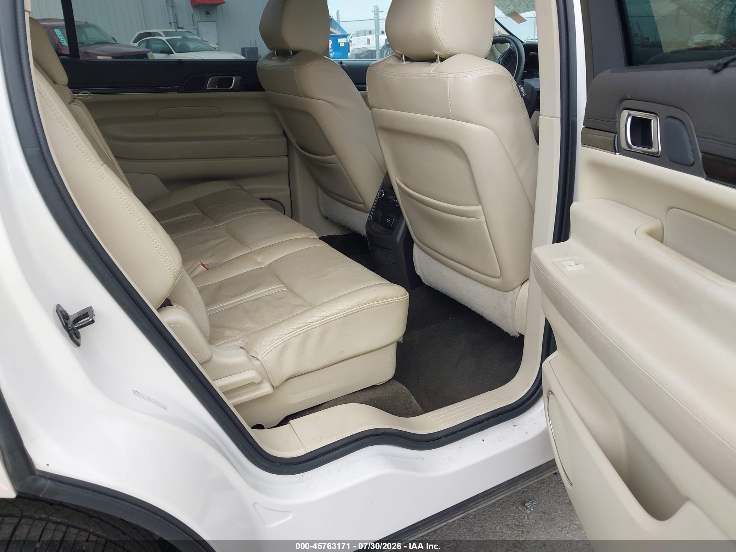 2015 Lincoln Mkt Ecoboost White vin: 2LMHJ5AT8FBL02052