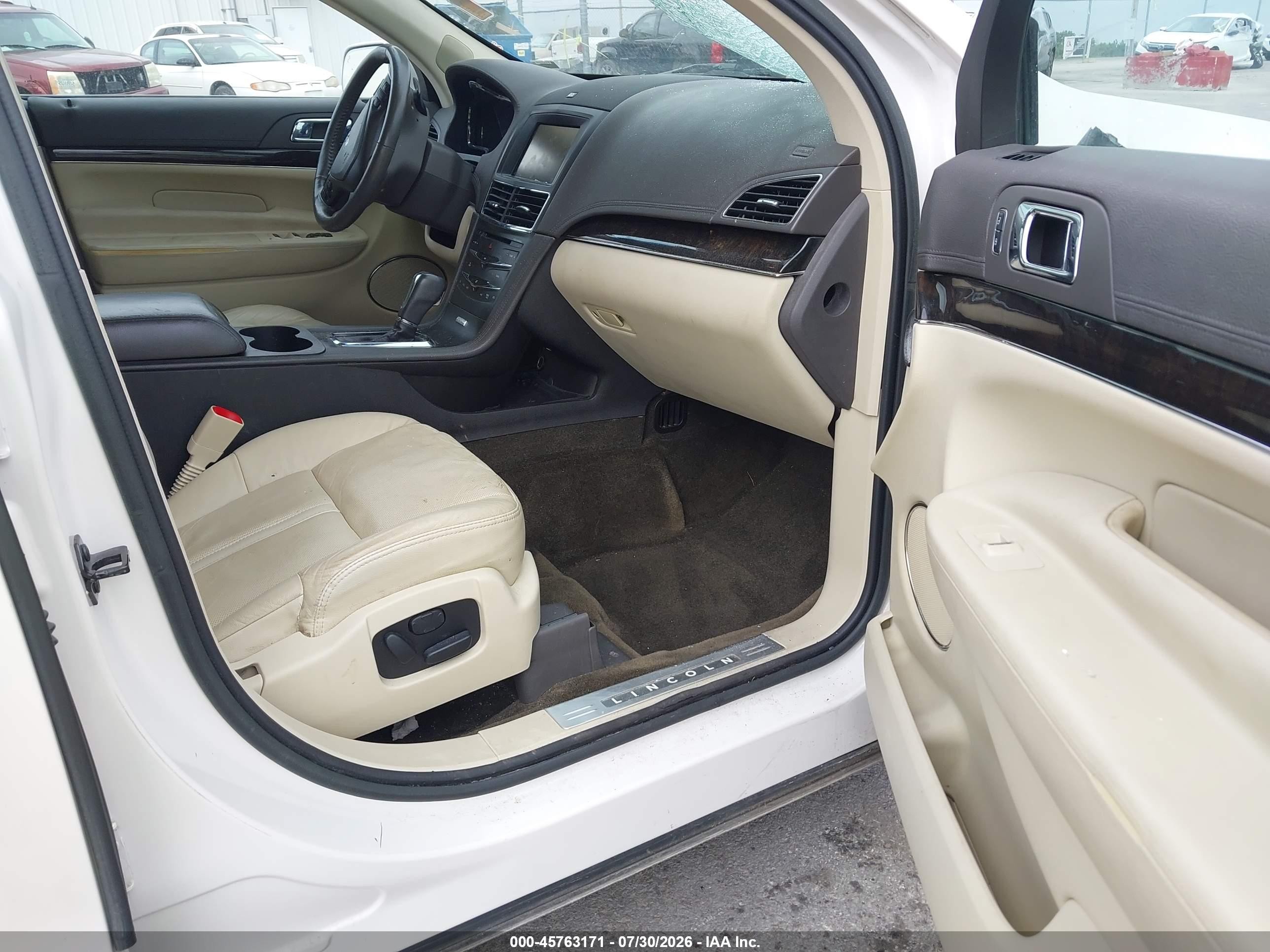 2015 Lincoln Mkt Ecoboost White vin: 2LMHJ5AT8FBL02052