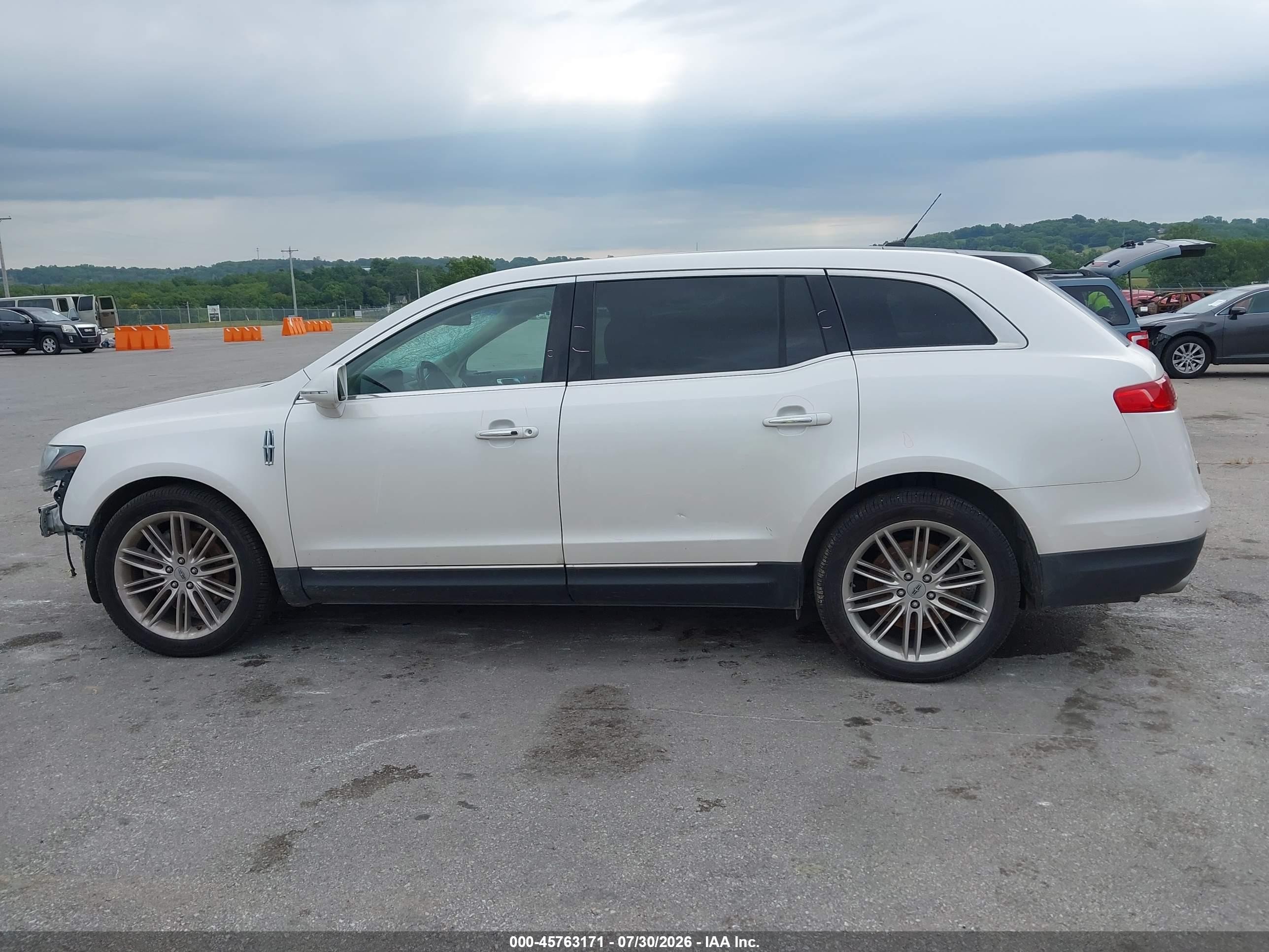 2015 Lincoln Mkt Ecoboost White vin: 2LMHJ5AT8FBL02052