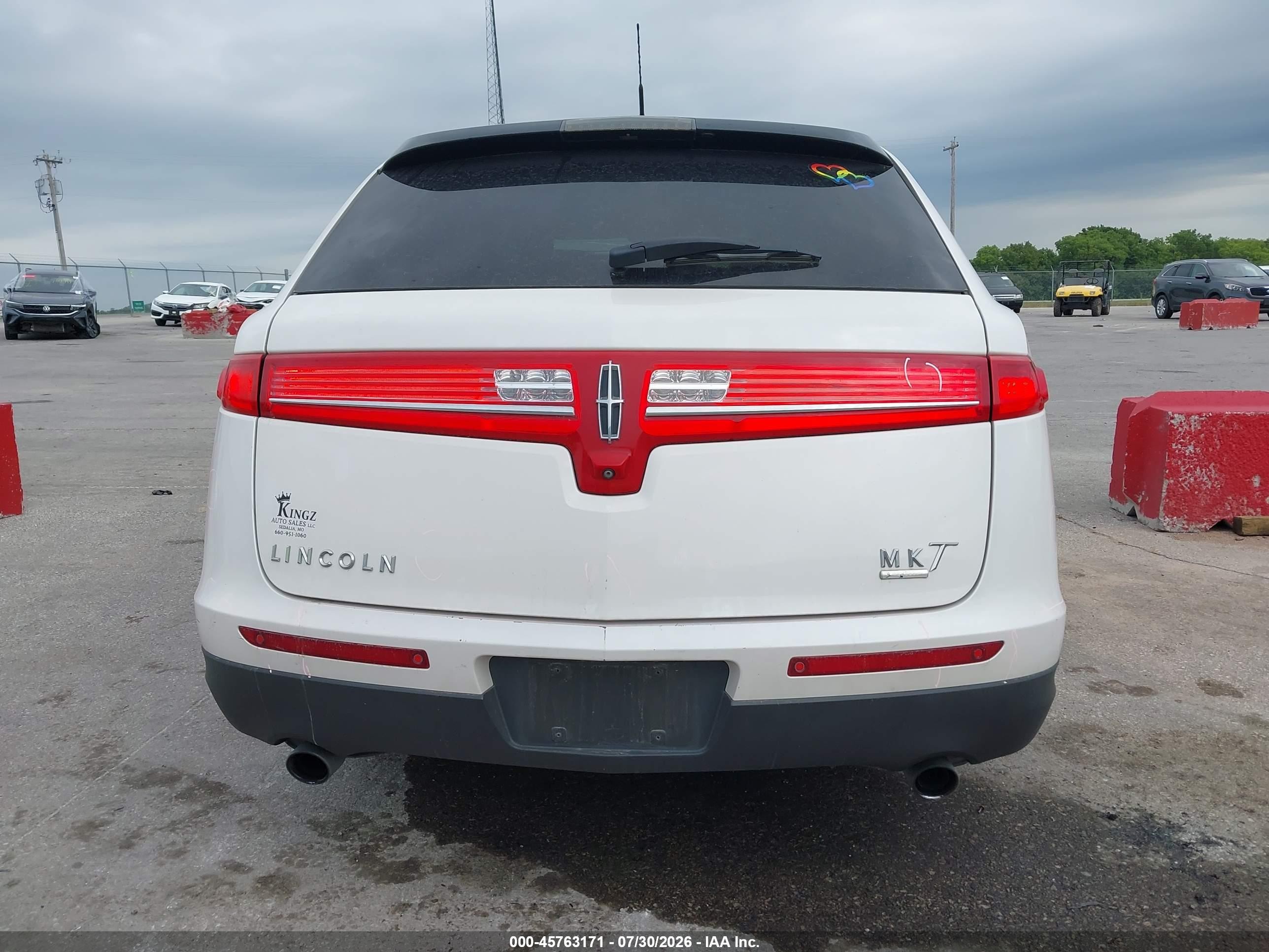 2015 Lincoln Mkt Ecoboost White vin: 2LMHJ5AT8FBL02052
