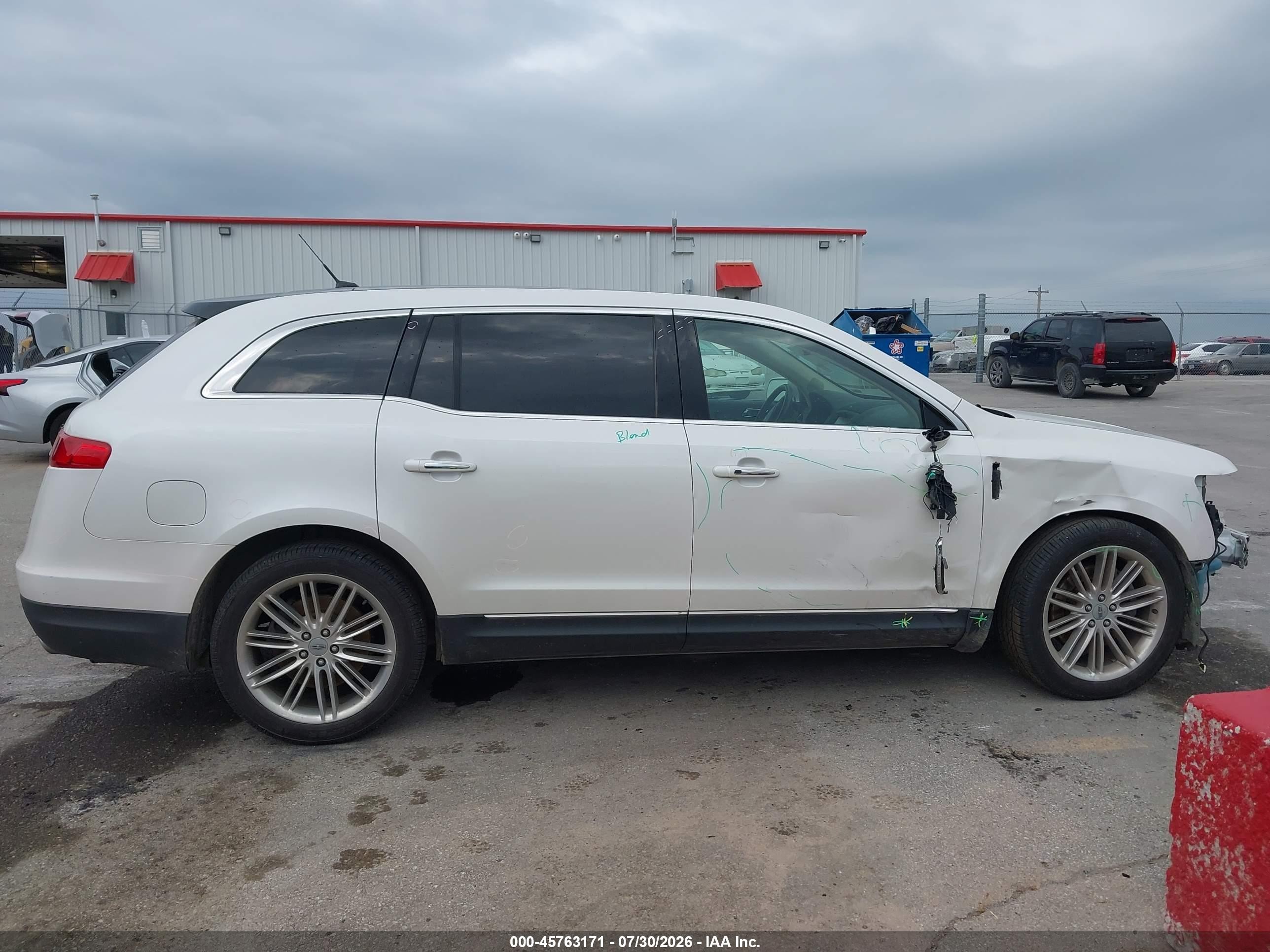 2015 Lincoln Mkt Ecoboost White vin: 2LMHJ5AT8FBL02052