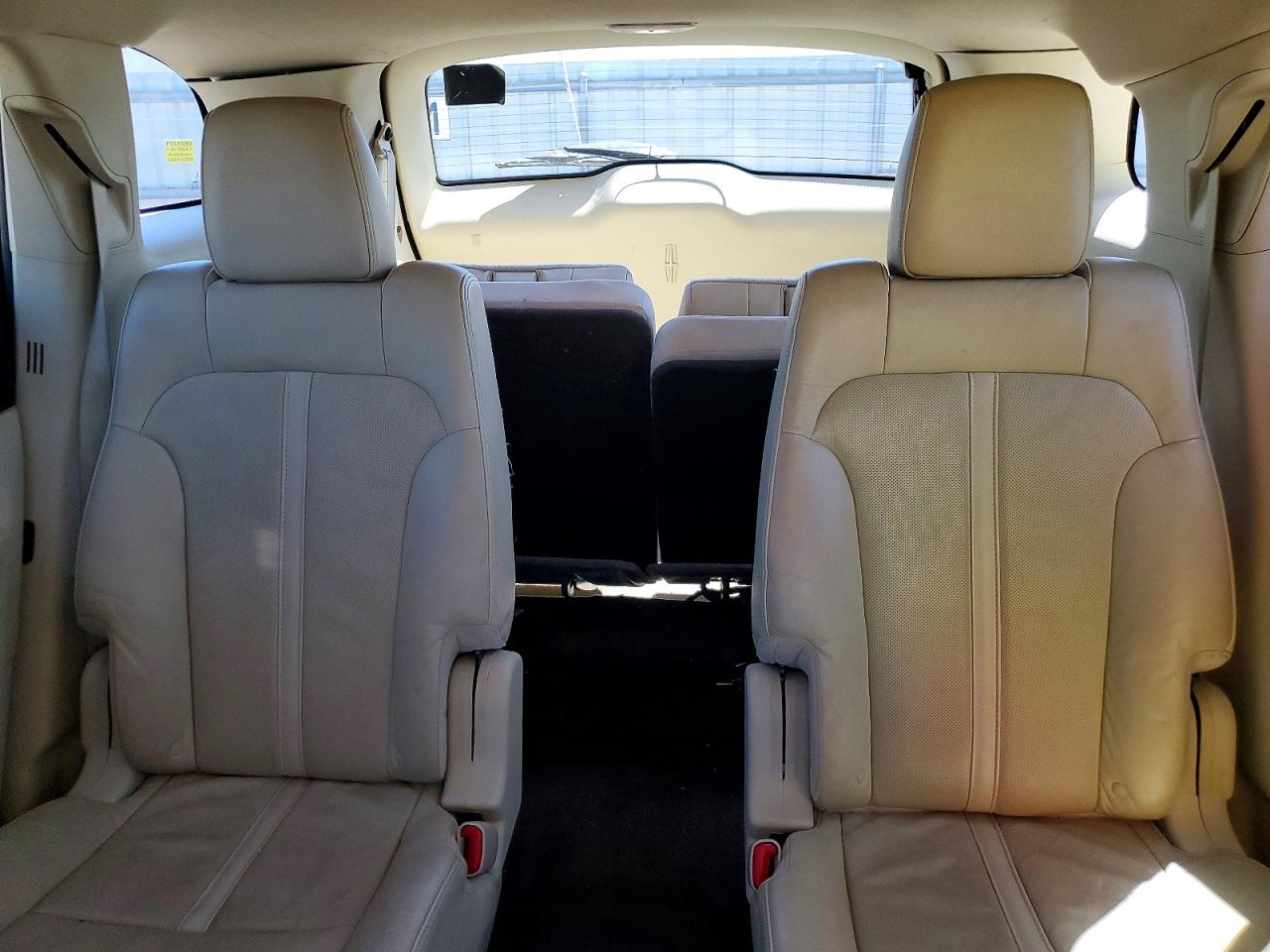 2015 Lincoln Mkt Green vin: 2LMHJ5AT8FBL03024