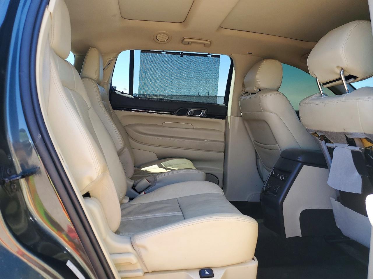 2015 Lincoln Mkt Green vin: 2LMHJ5AT8FBL03024
