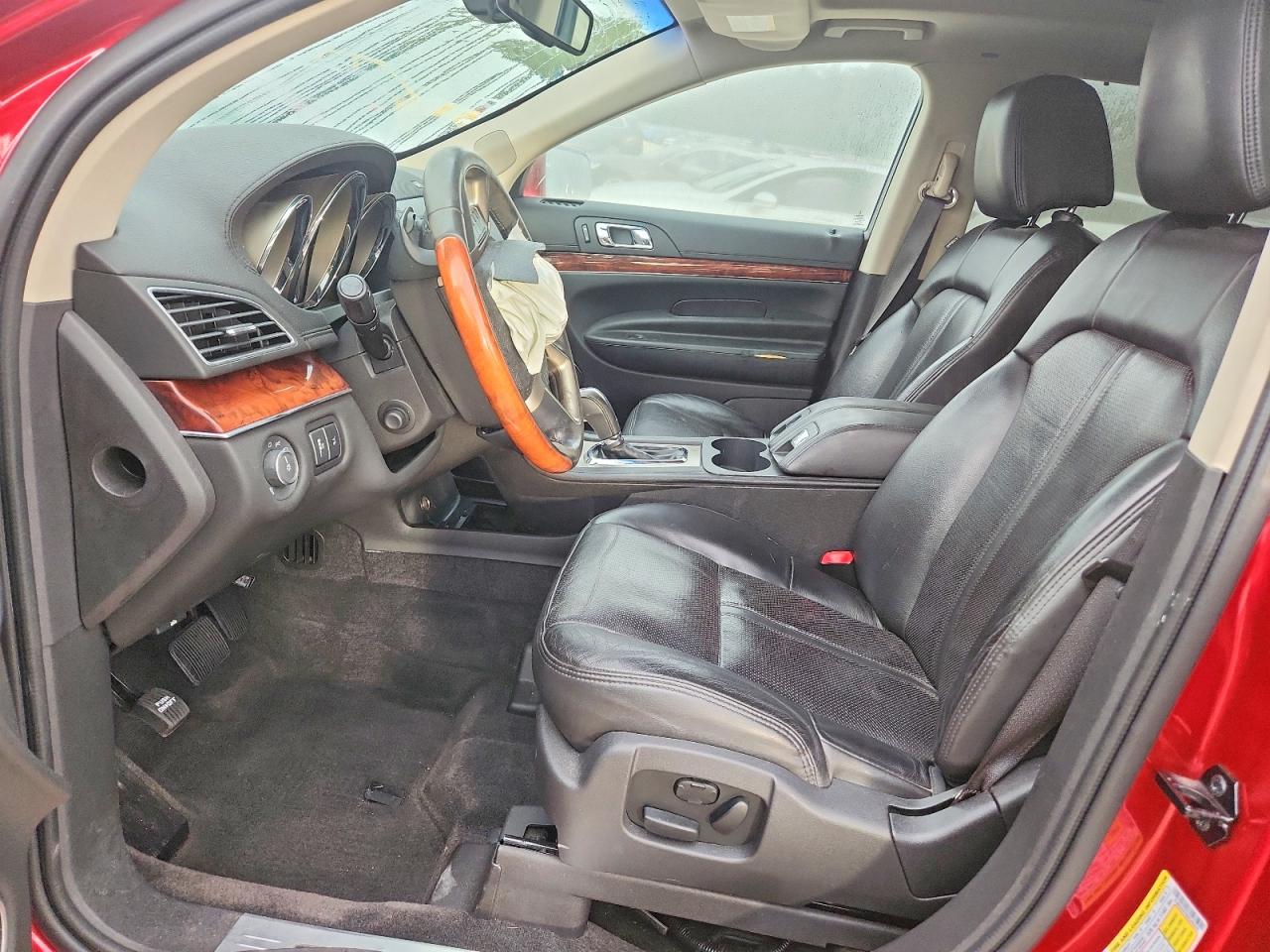 2010 Lincoln Mkt Red vin: 2LMHJ5AT9ABJ09028