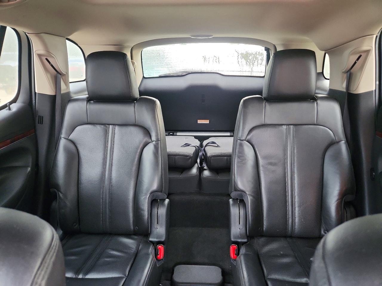 2010 Lincoln Mkt Red vin: 2LMHJ5AT9ABJ09028