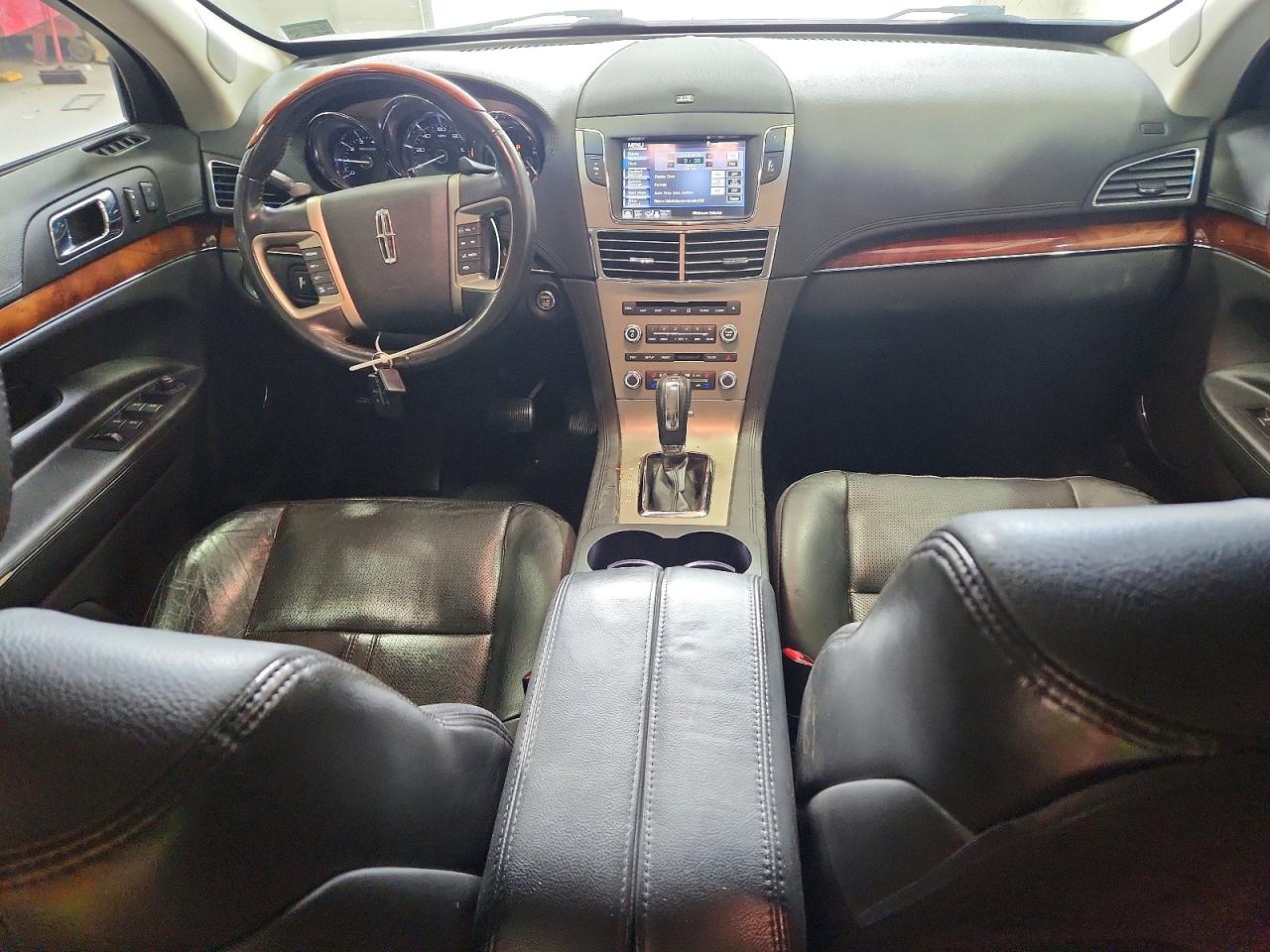 2011 Lincoln Mkt Burgundy vin: 2LMHJ5AT9BBJ00198