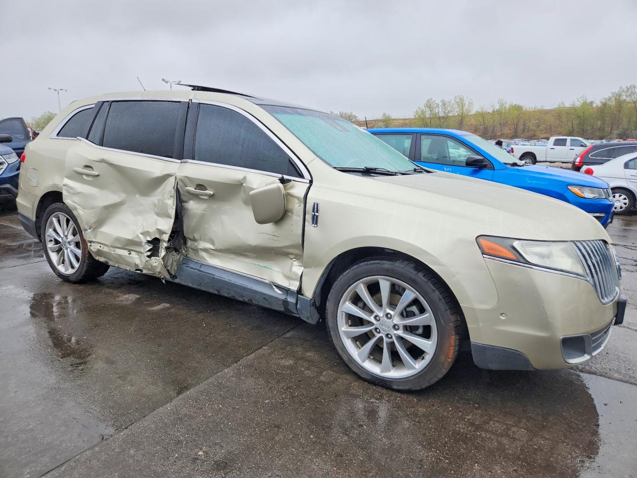 2011 Lincoln Mkt Beige vin: 2LMHJ5AT9BBJ52253