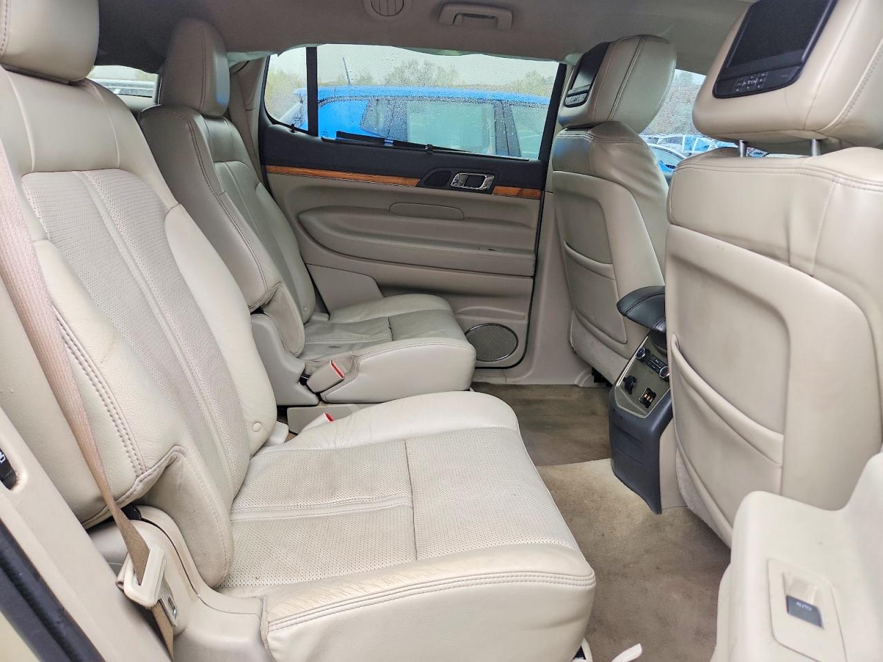 2011 Lincoln Mkt Beige vin: 2LMHJ5AT9BBJ52253