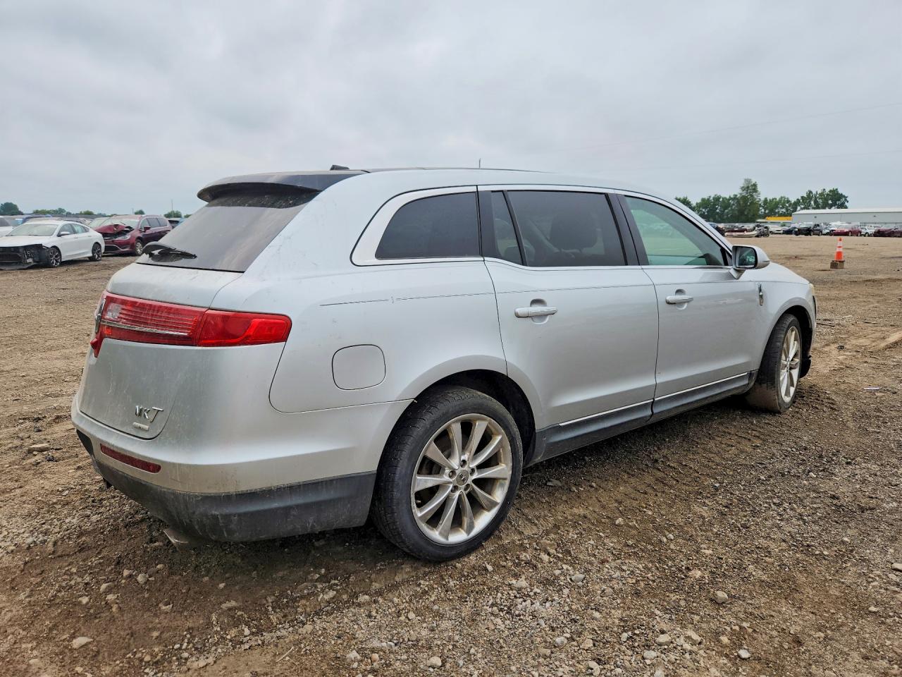 2012 Lincoln Mkt Silver vin: 2LMHJ5AT9CBL54379