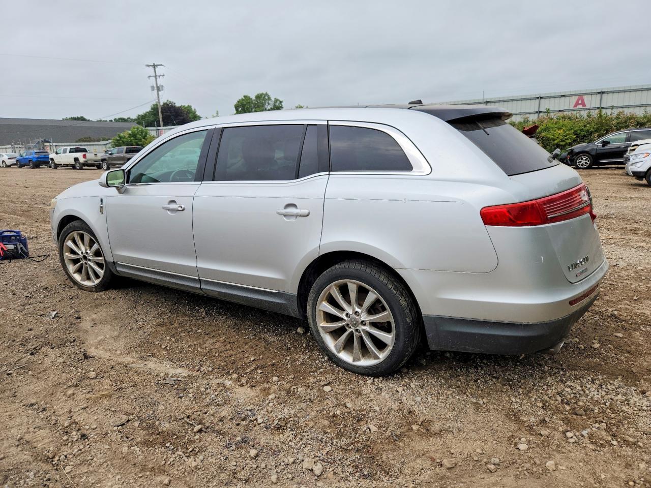 2012 Lincoln Mkt Silver vin: 2LMHJ5AT9CBL54379