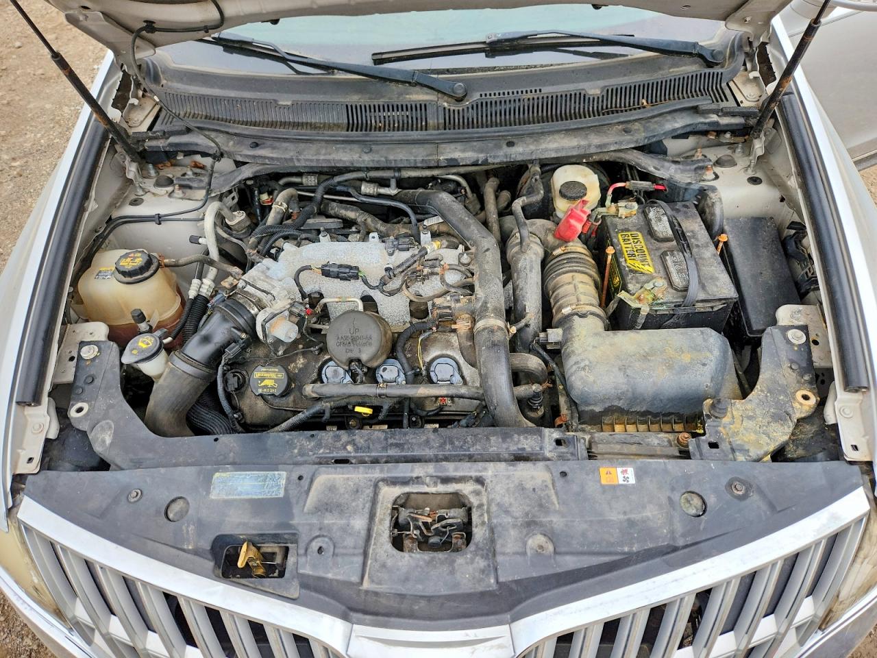 2012 Lincoln Mkt Silver vin: 2LMHJ5AT9CBL54379