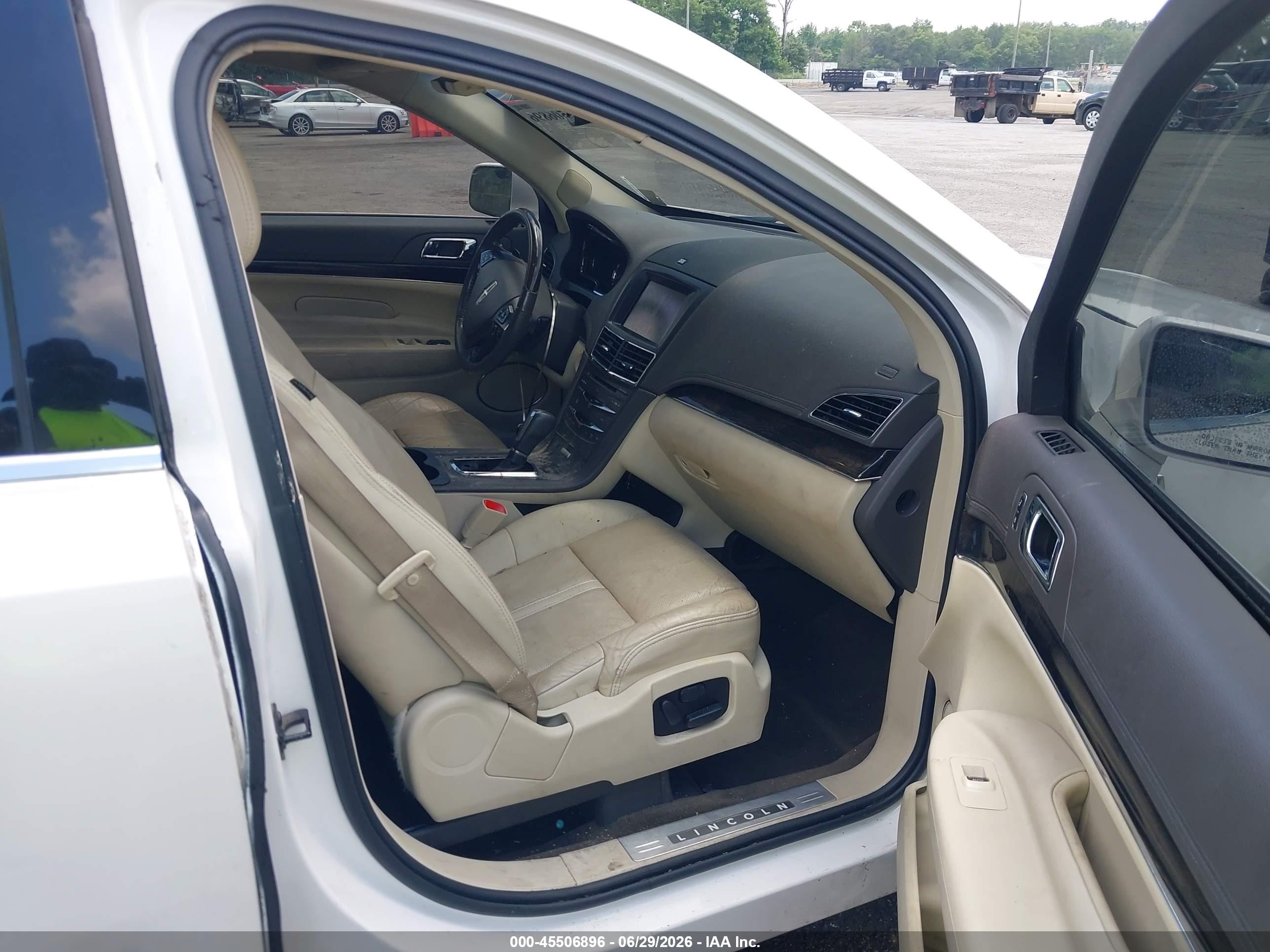 2014 Lincoln Mkt Ecoboost White vin: 2LMHJ5AT9EBL51078