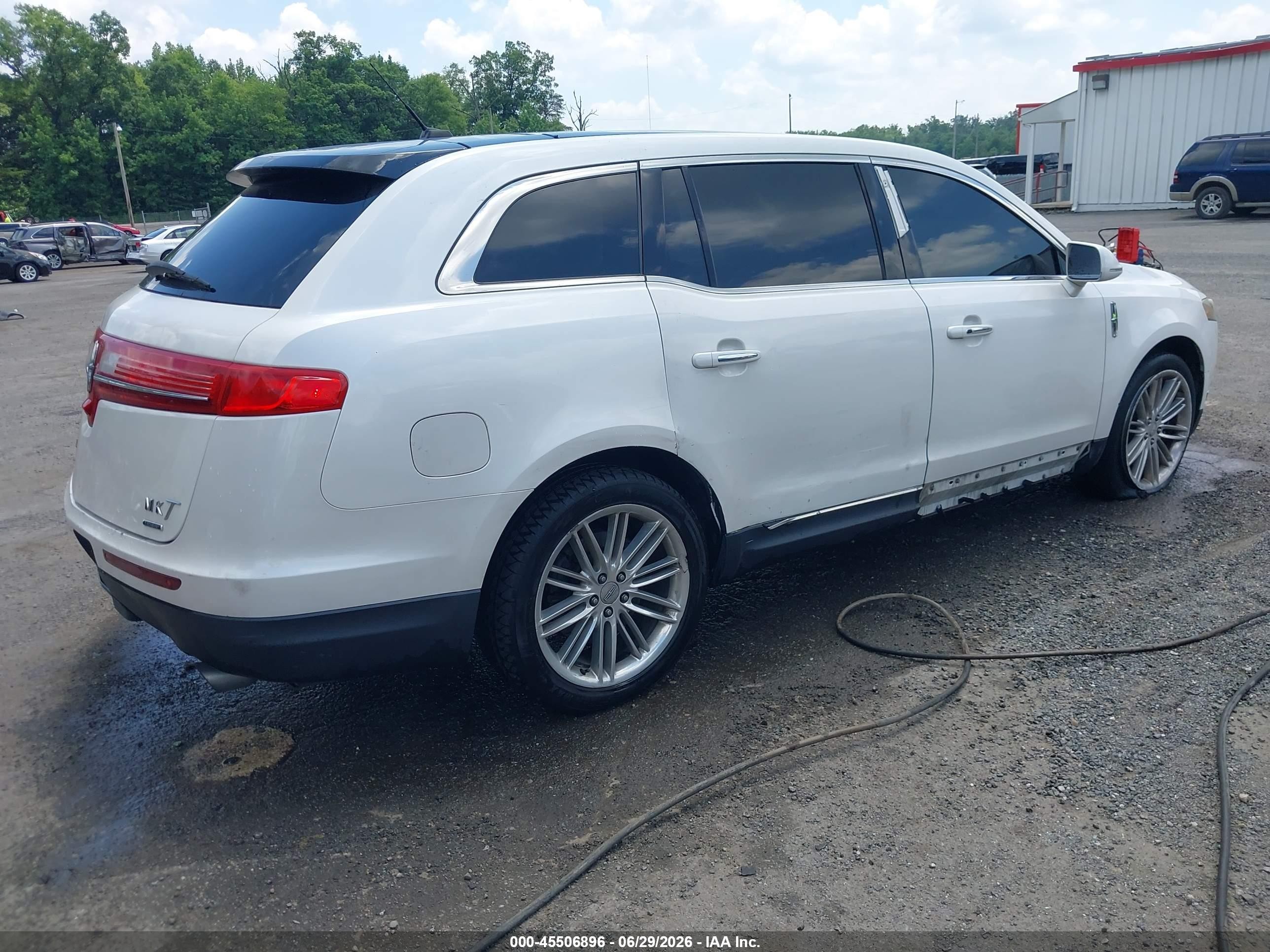 2014 Lincoln Mkt Ecoboost White vin: 2LMHJ5AT9EBL51078