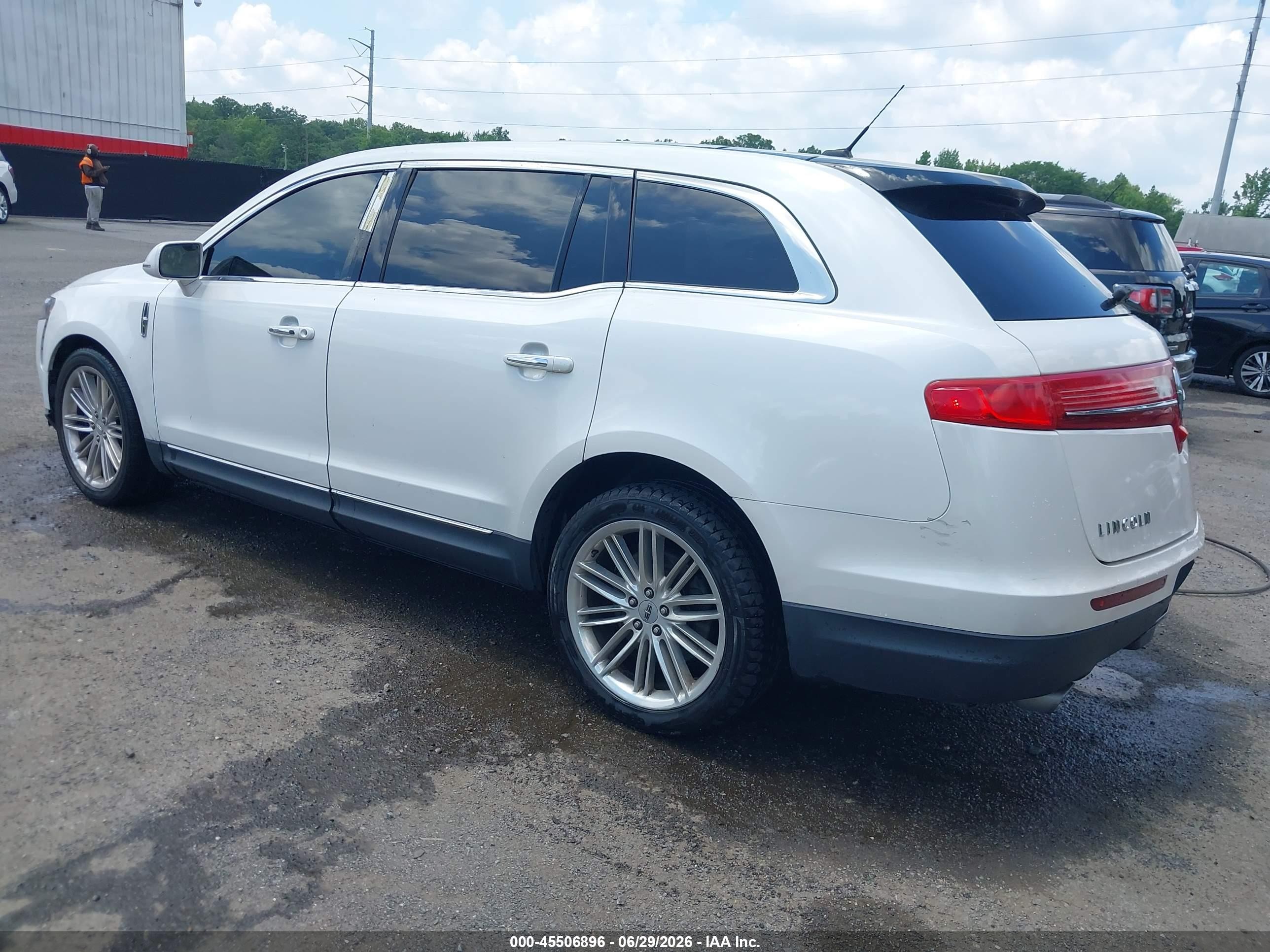 2014 Lincoln Mkt Ecoboost White vin: 2LMHJ5AT9EBL51078