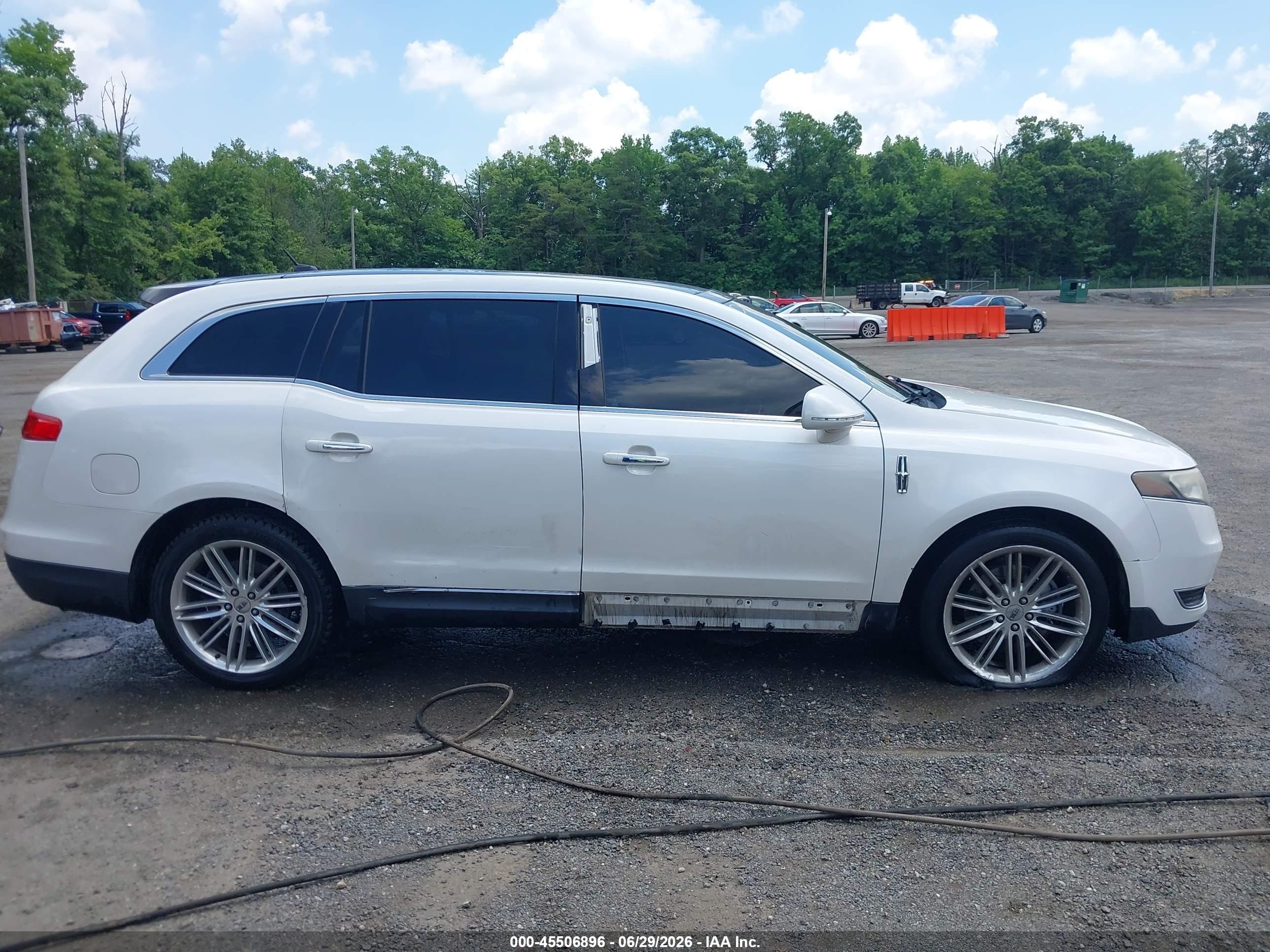 2014 Lincoln Mkt Ecoboost White vin: 2LMHJ5AT9EBL51078