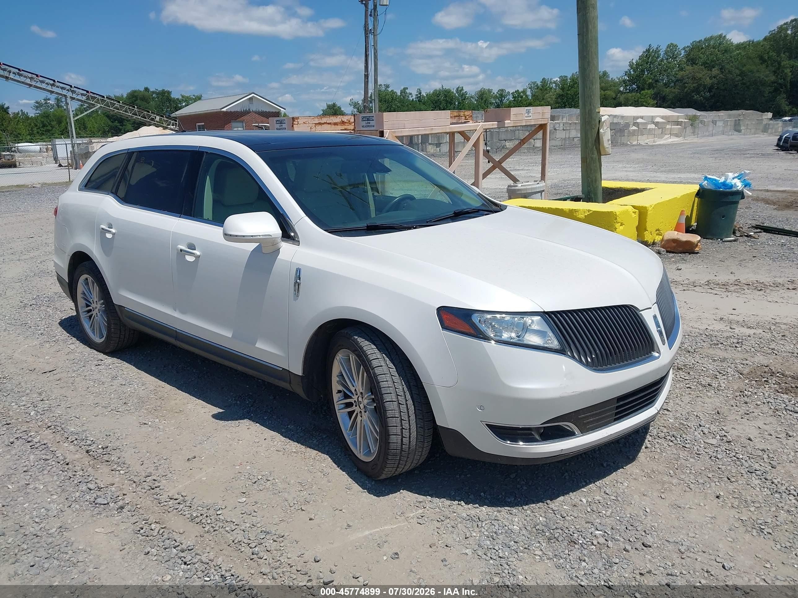2014 Lincoln Mkt Ecoboost White vin: 2LMHJ5AT9EBL53526