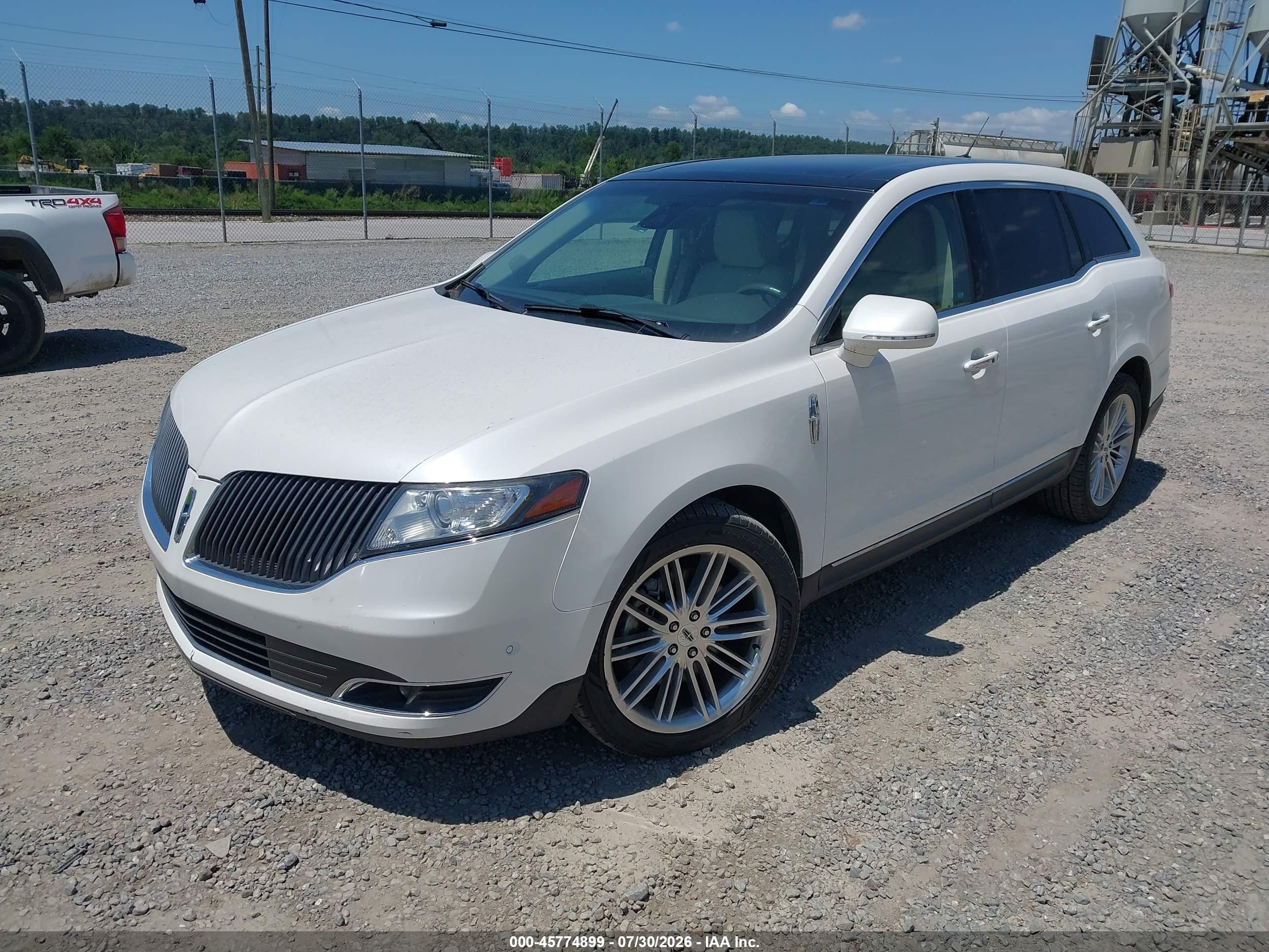 2014 Lincoln Mkt Ecoboost White vin: 2LMHJ5AT9EBL53526