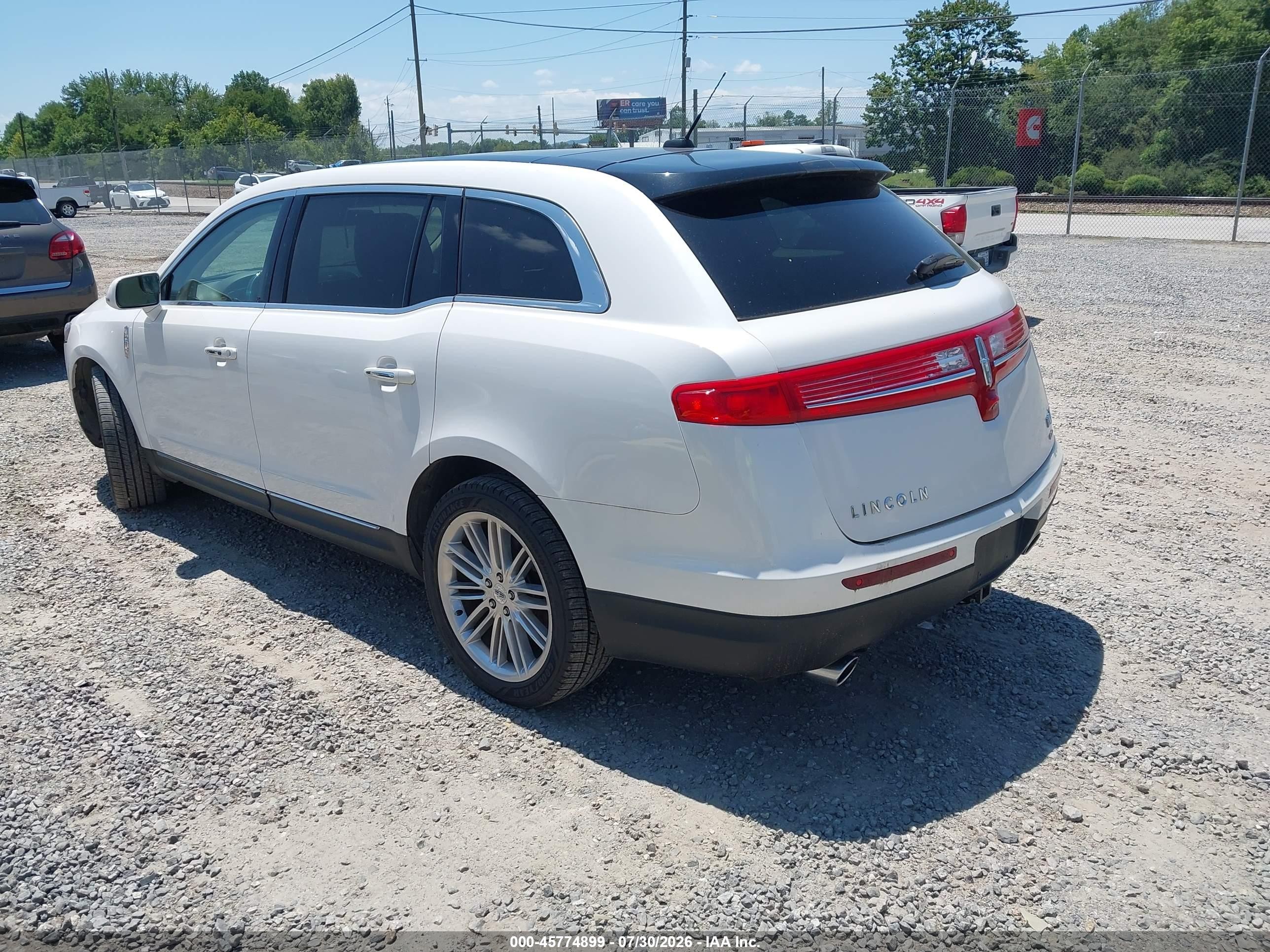 2014 Lincoln Mkt Ecoboost White vin: 2LMHJ5AT9EBL53526
