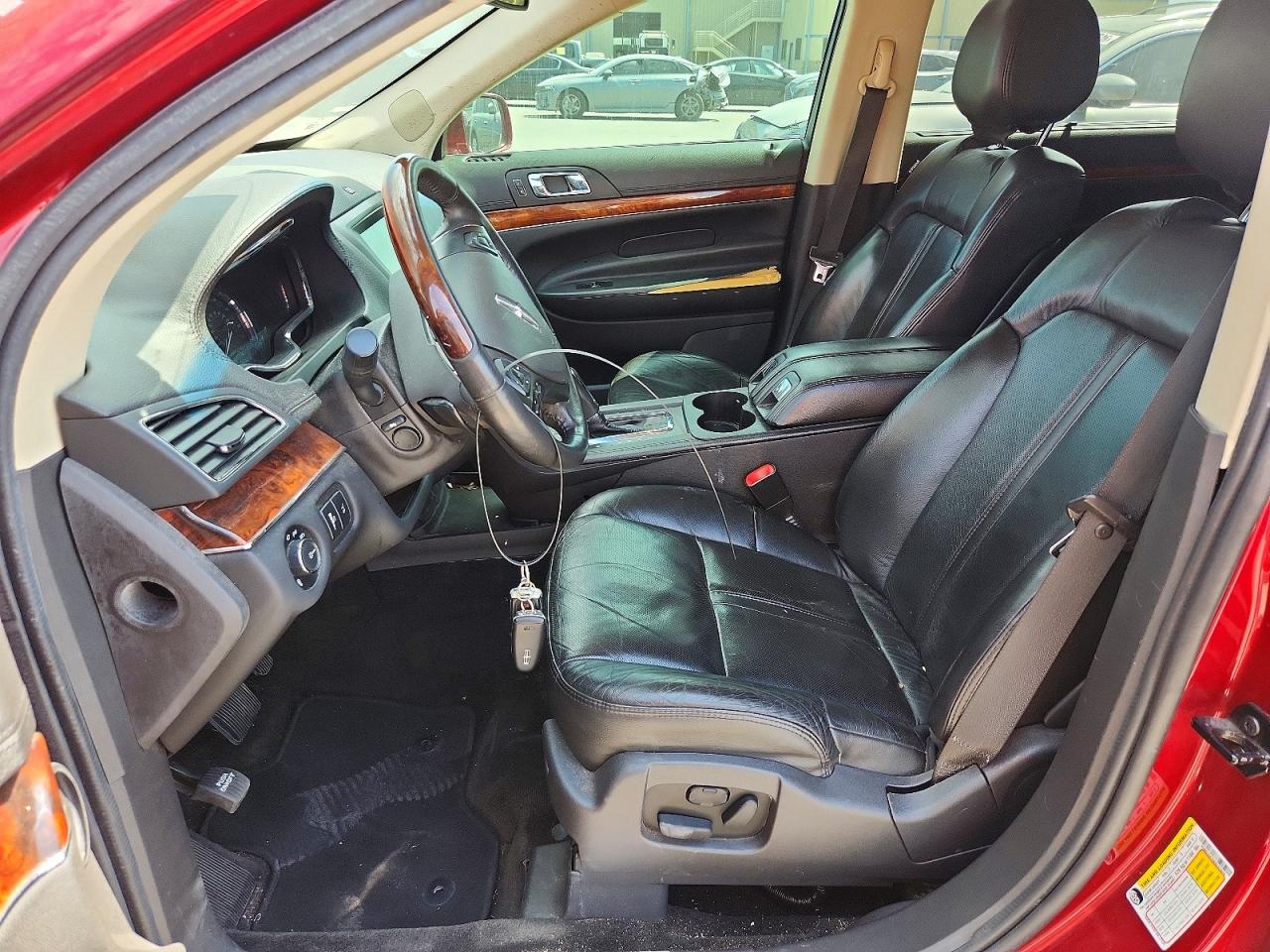 2014 Lincoln Mkt Red vin: 2LMHJ5AT9EBL57625
