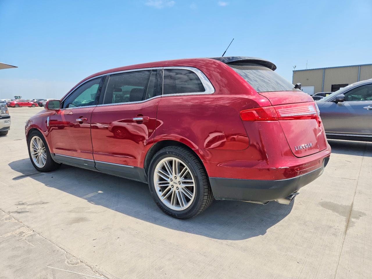 2014 Lincoln Mkt Red vin: 2LMHJ5AT9EBL57625
