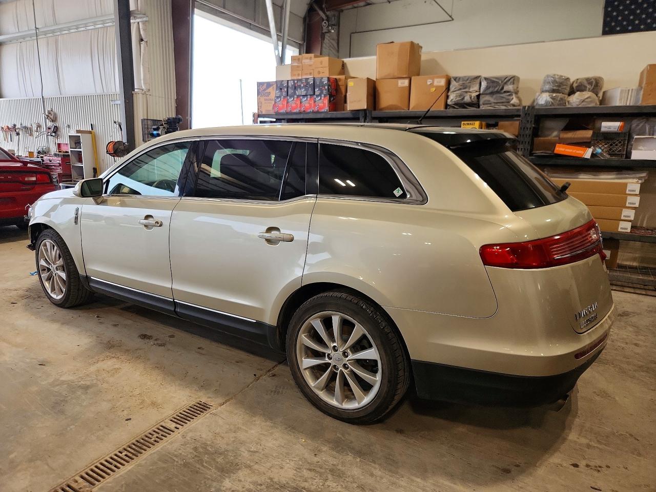 2010 Lincoln Mkt Beige vin: 2LMHJ5ATXABJ26663