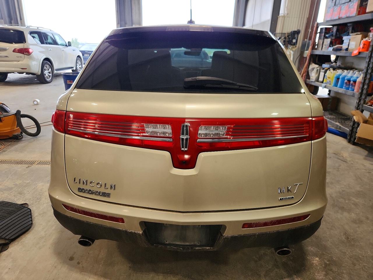 2010 Lincoln Mkt Beige vin: 2LMHJ5ATXABJ26663