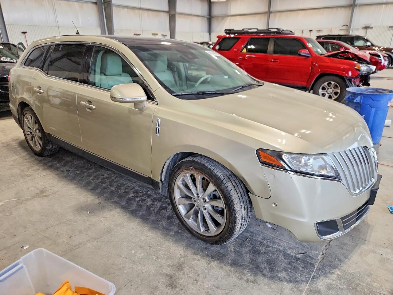 2010 Lincoln Mkt Beige vin: 2LMHJ5ATXABJ26663