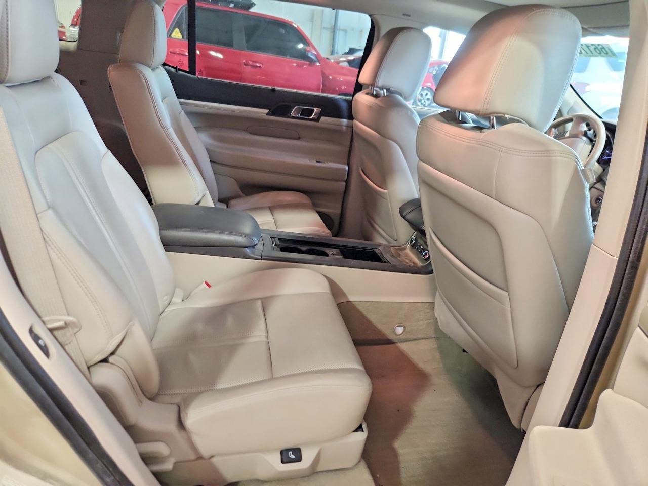 2010 Lincoln Mkt Beige vin: 2LMHJ5ATXABJ26663