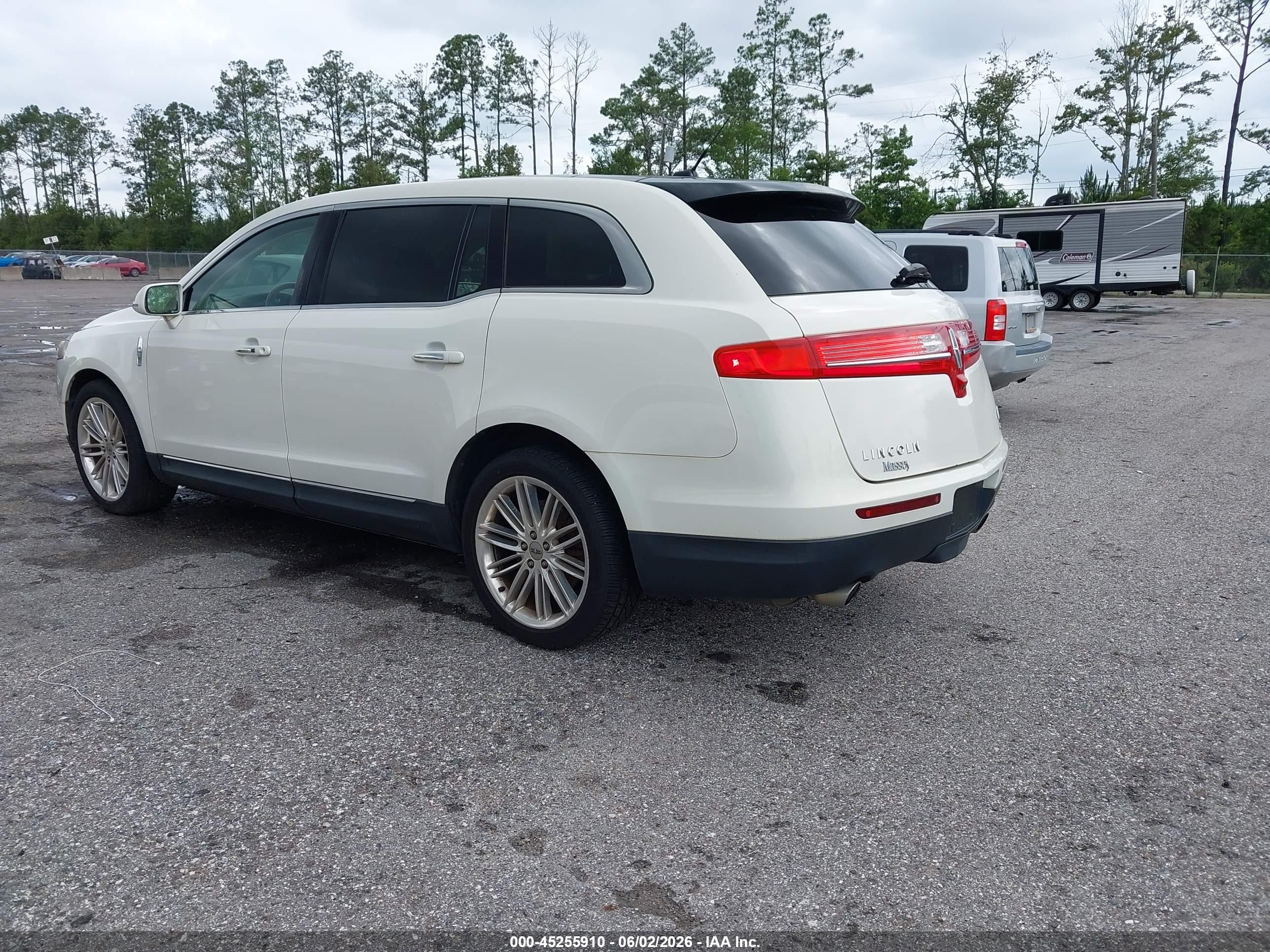 2014 Lincoln Mkt Ecoboost Cream vin: 2LMHJ5ATXEBL52000