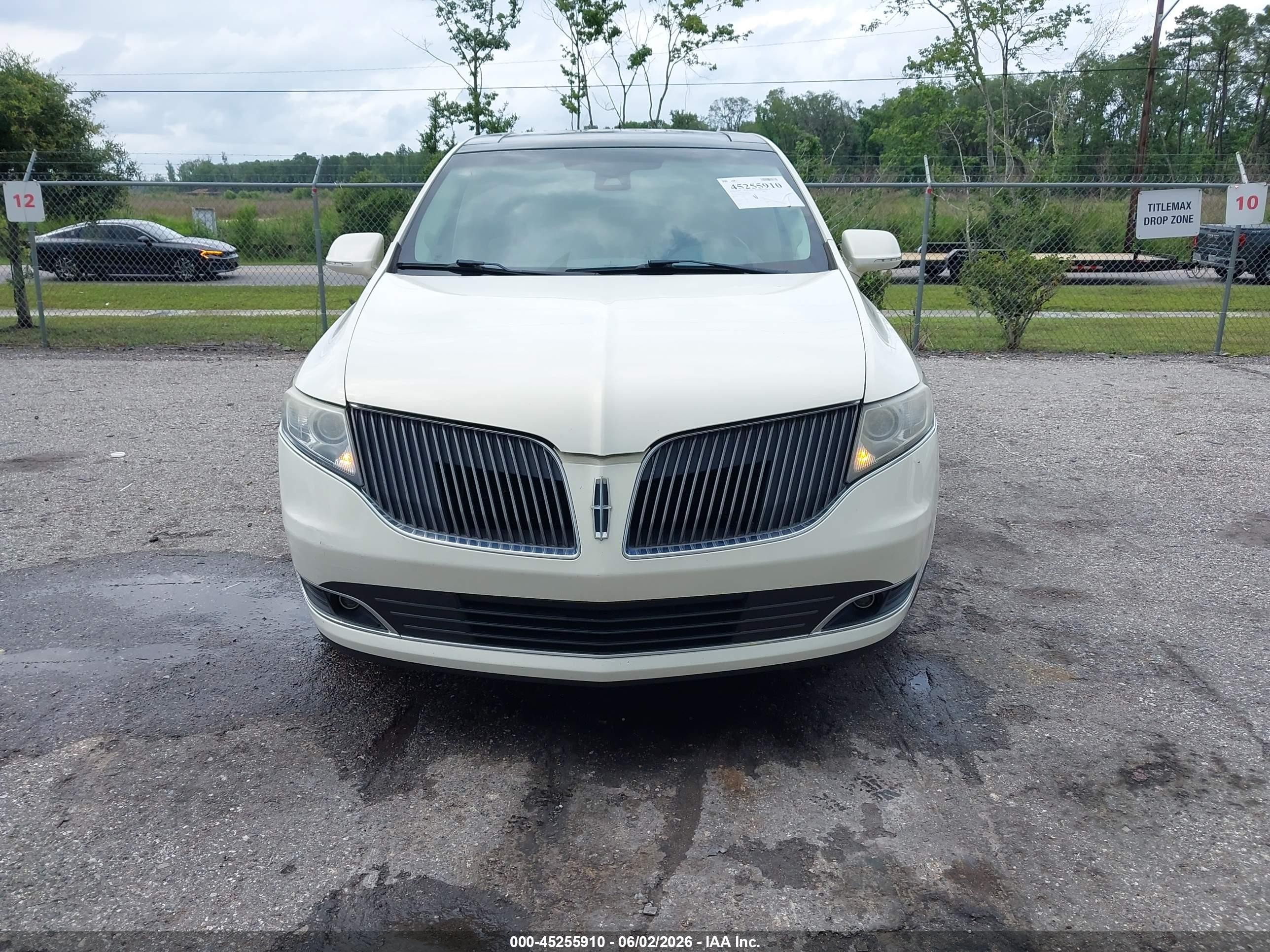 2014 Lincoln Mkt Ecoboost Cream vin: 2LMHJ5ATXEBL52000