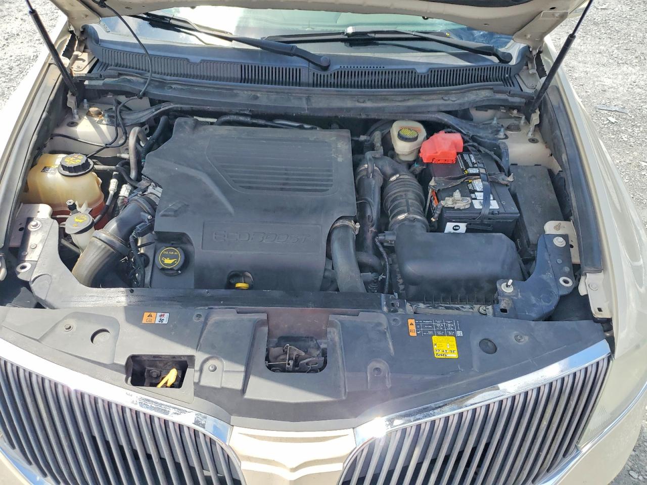 2014 Lincoln Mkt Cream vin: 2LMHJ5ATXEBL53518