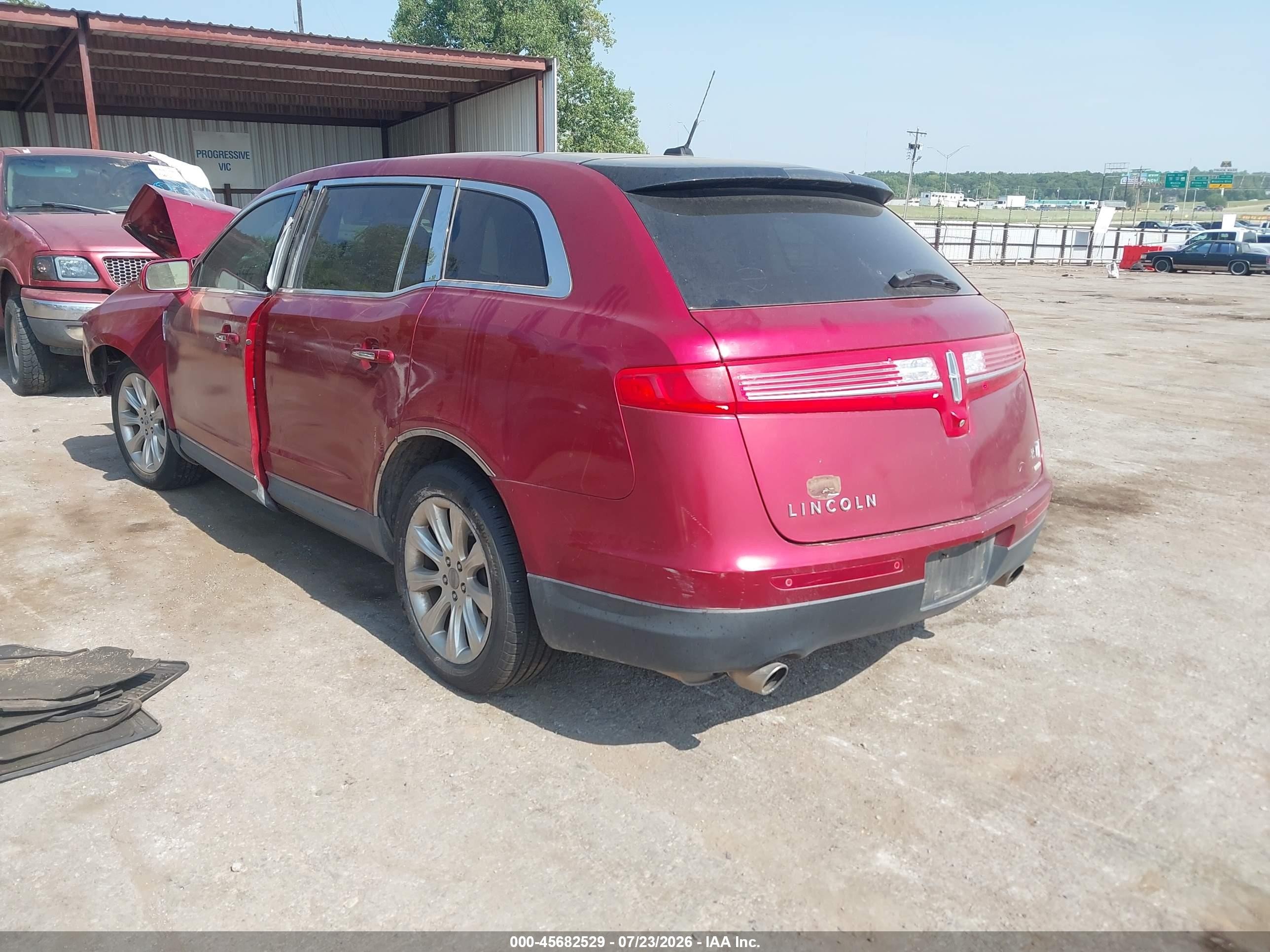 2014 Lincoln Mkt Ecoboost Красный vin: 2LMHJ5ATXEBL56659